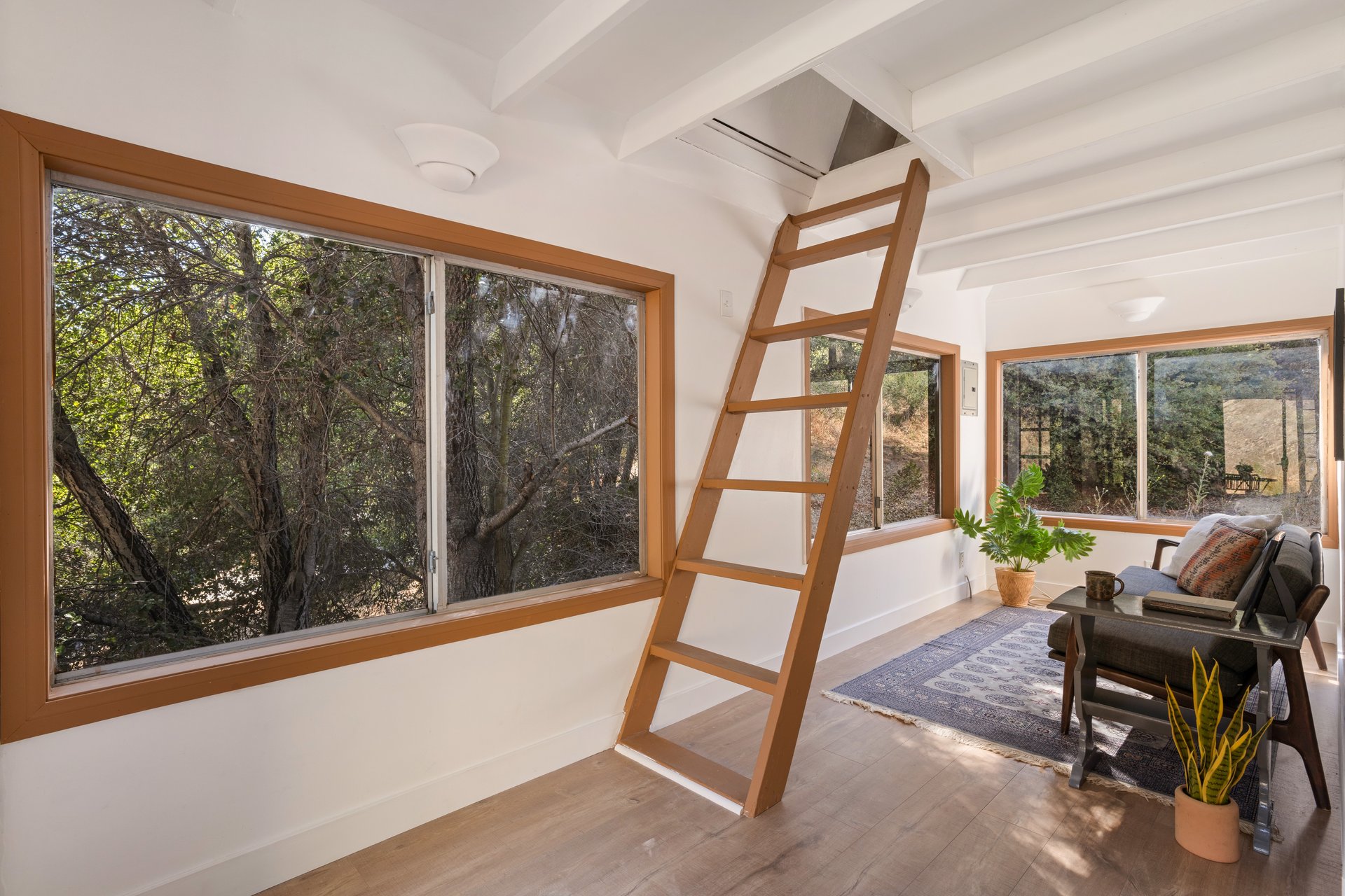 1310 N Topanga Canyon Blvd