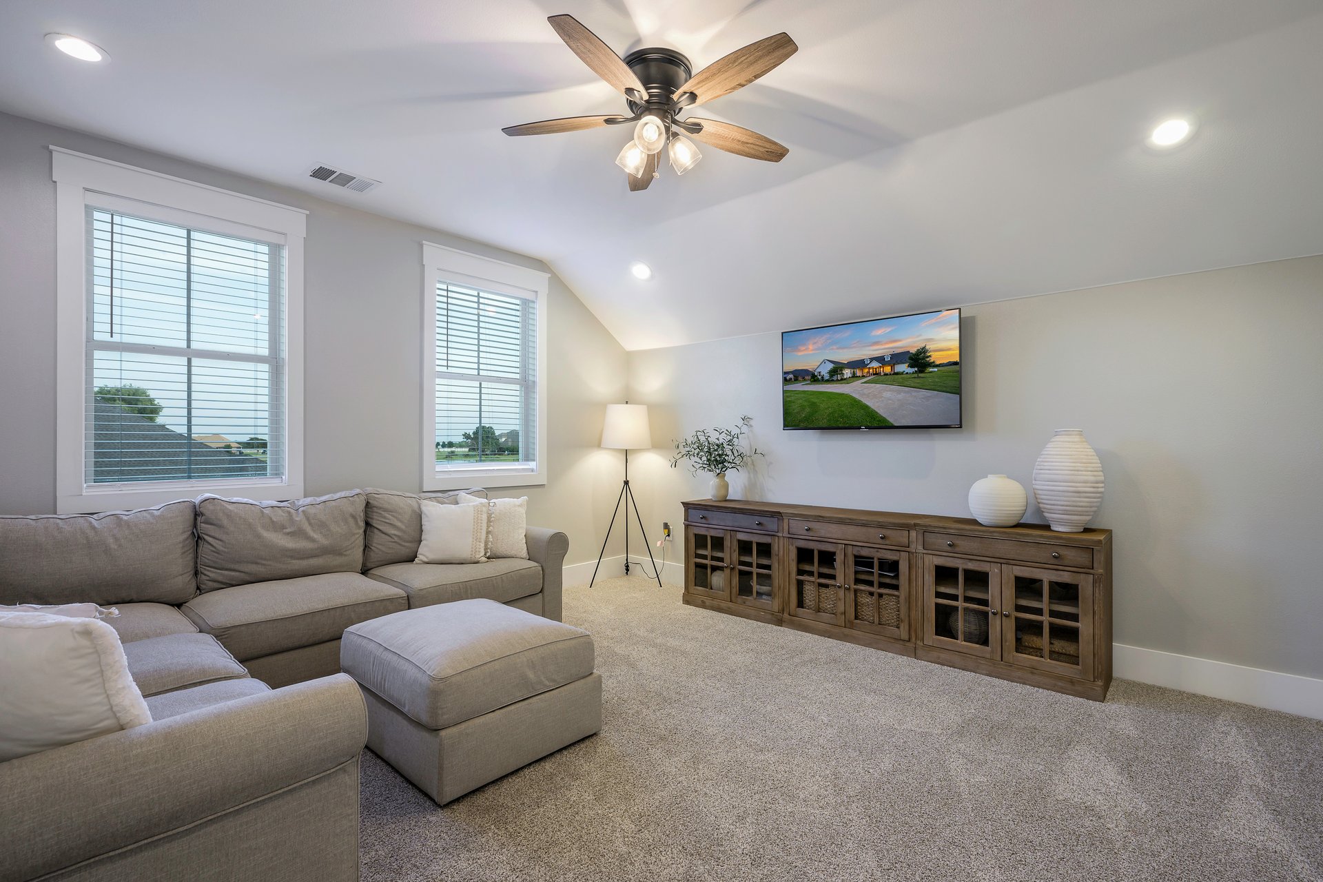 36 Mirror Lakes Court