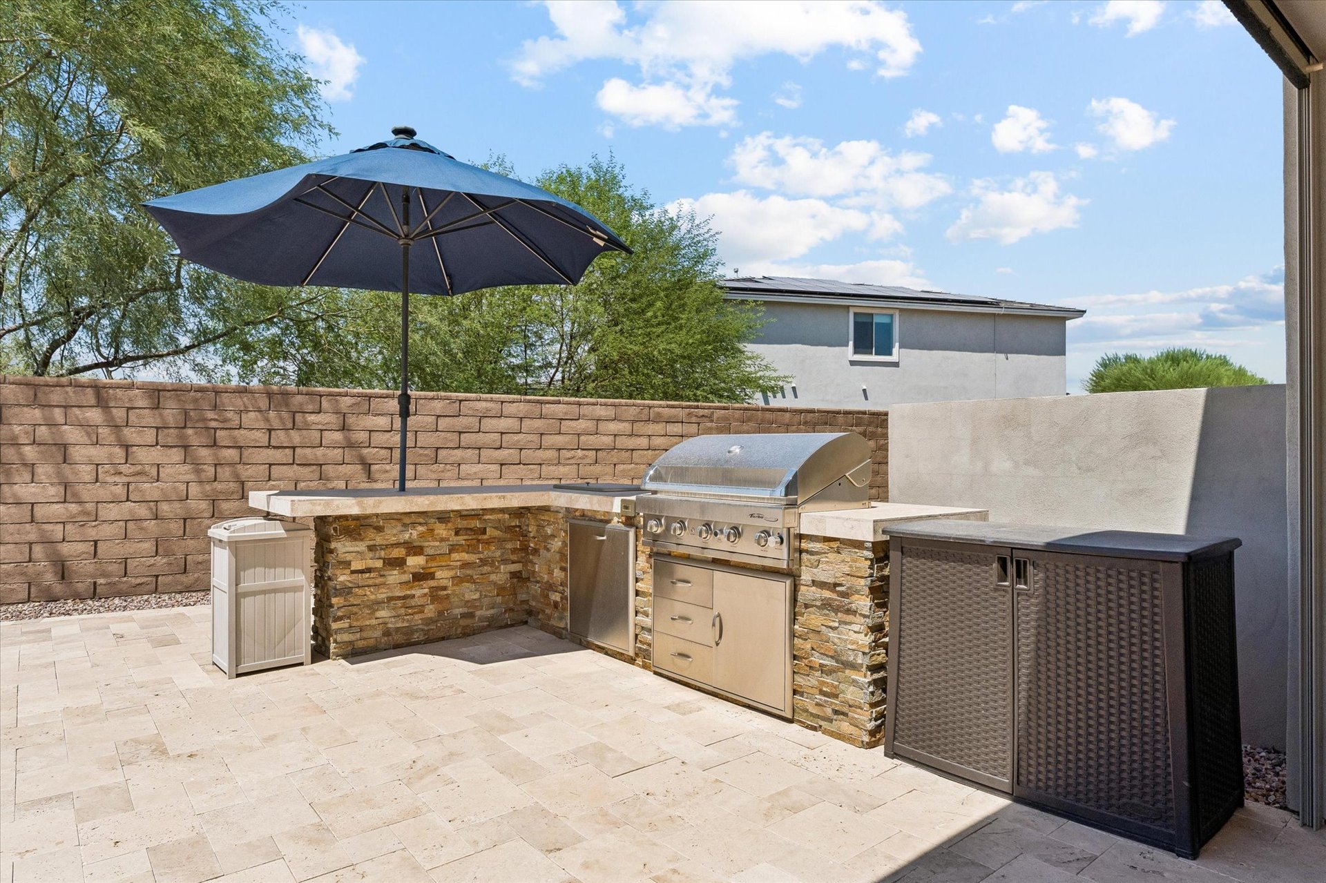 2905 E LOS GATOS DR, Phoenix, AZ 85050