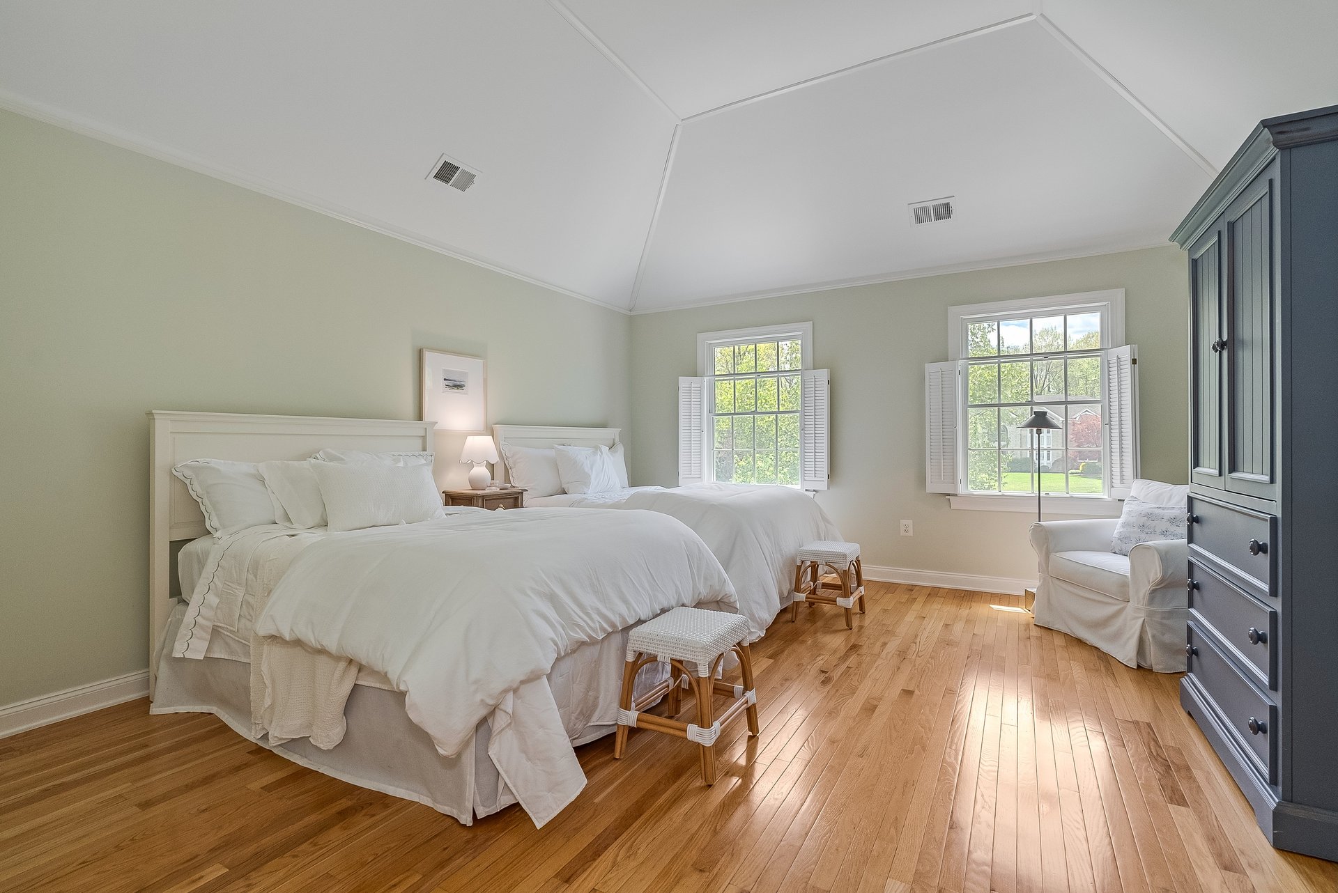 82 Woodman Ln