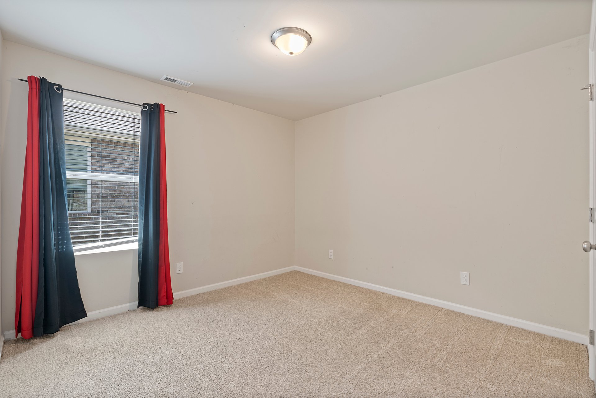 MADISON CITY SCHOOLS! Charming Home in a Great Location!