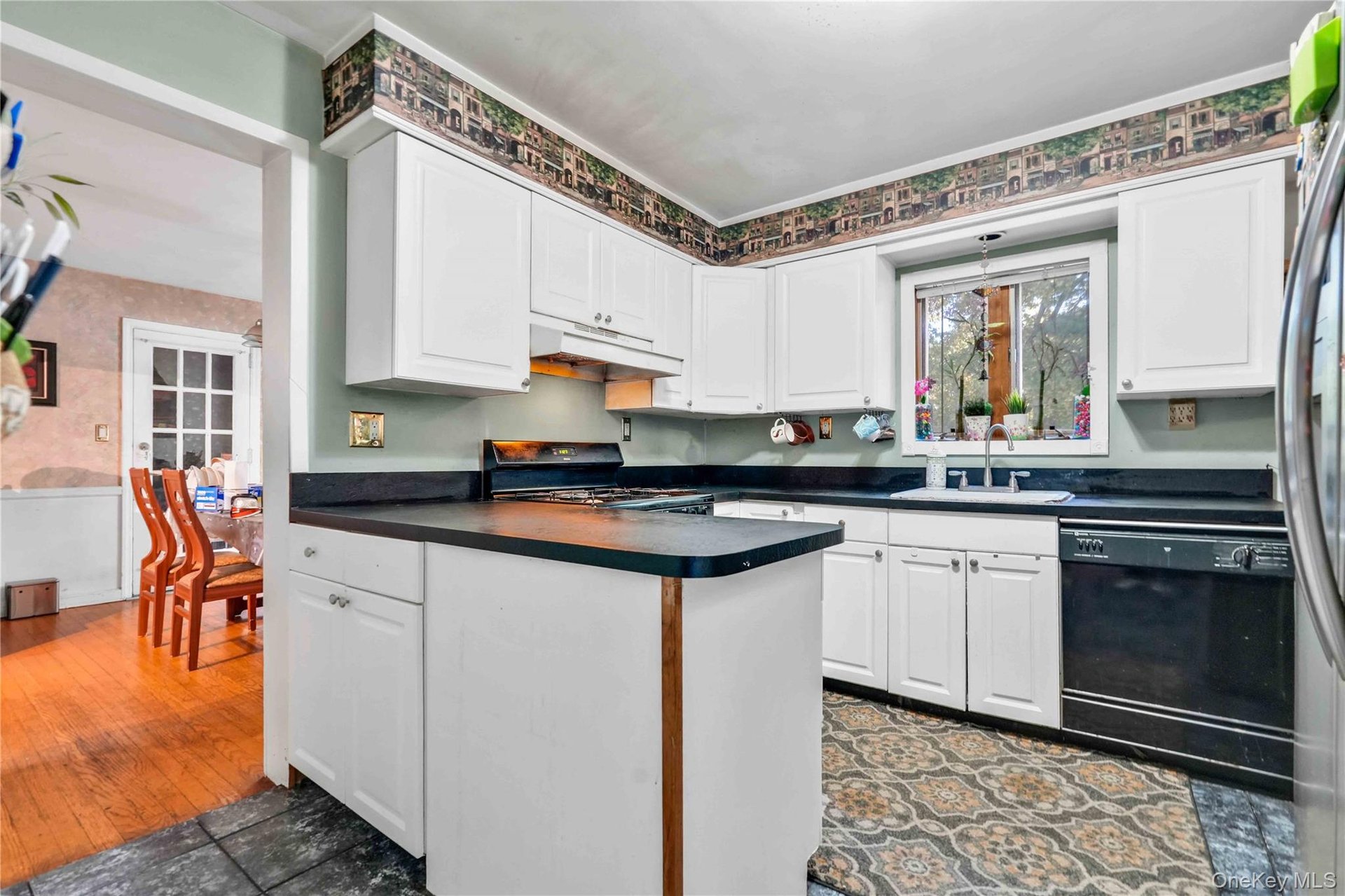 303 Nassau Blvd