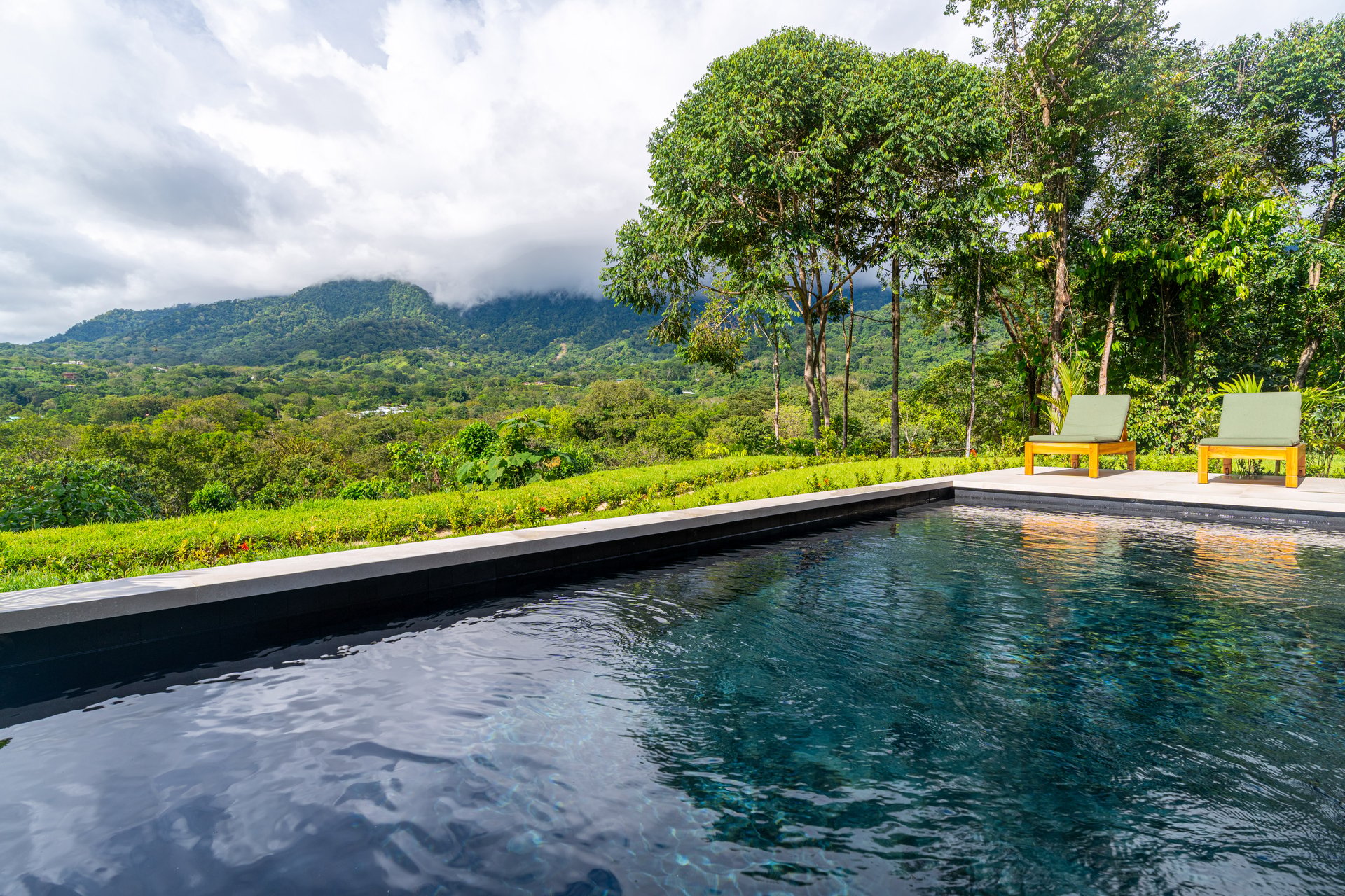 Casa Hamsa - Stunning, Modern Jungle Home in Ojochal