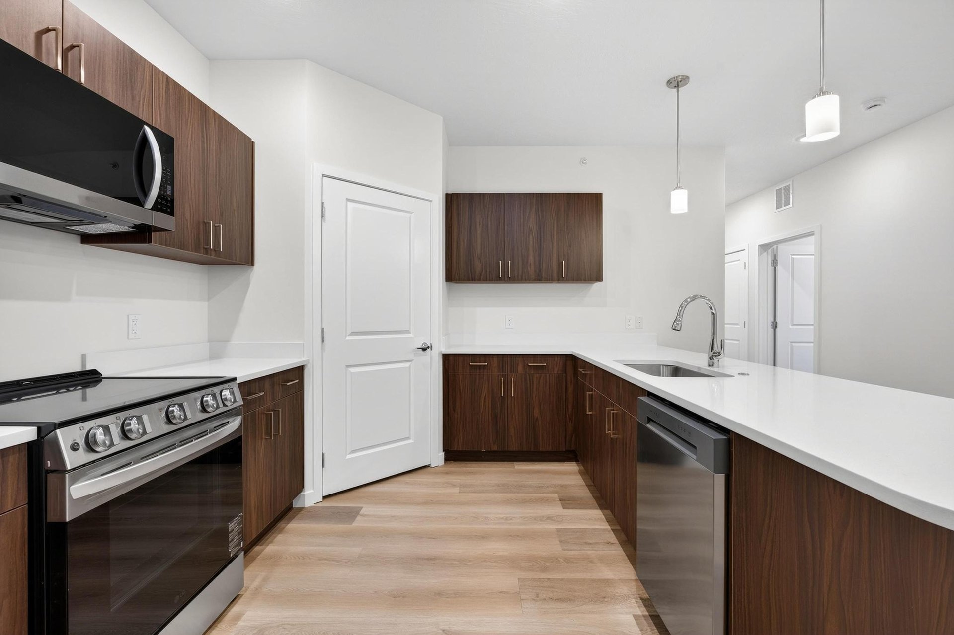 983 W State St A-104