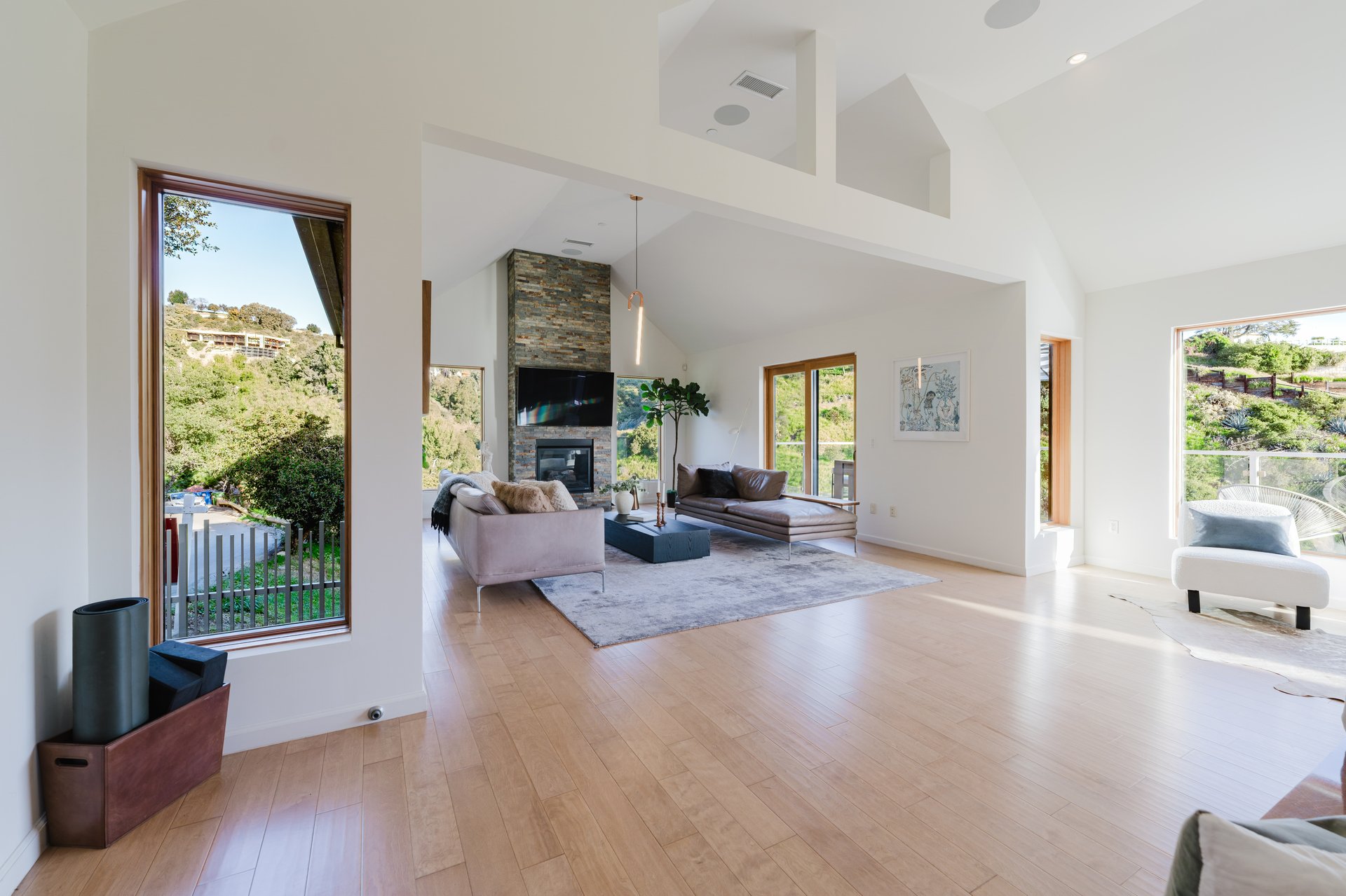 10110 Cielo Dr, Beverly Hills