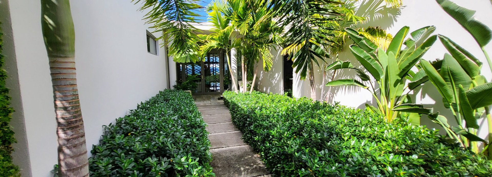 Oceanfront Villa 15
