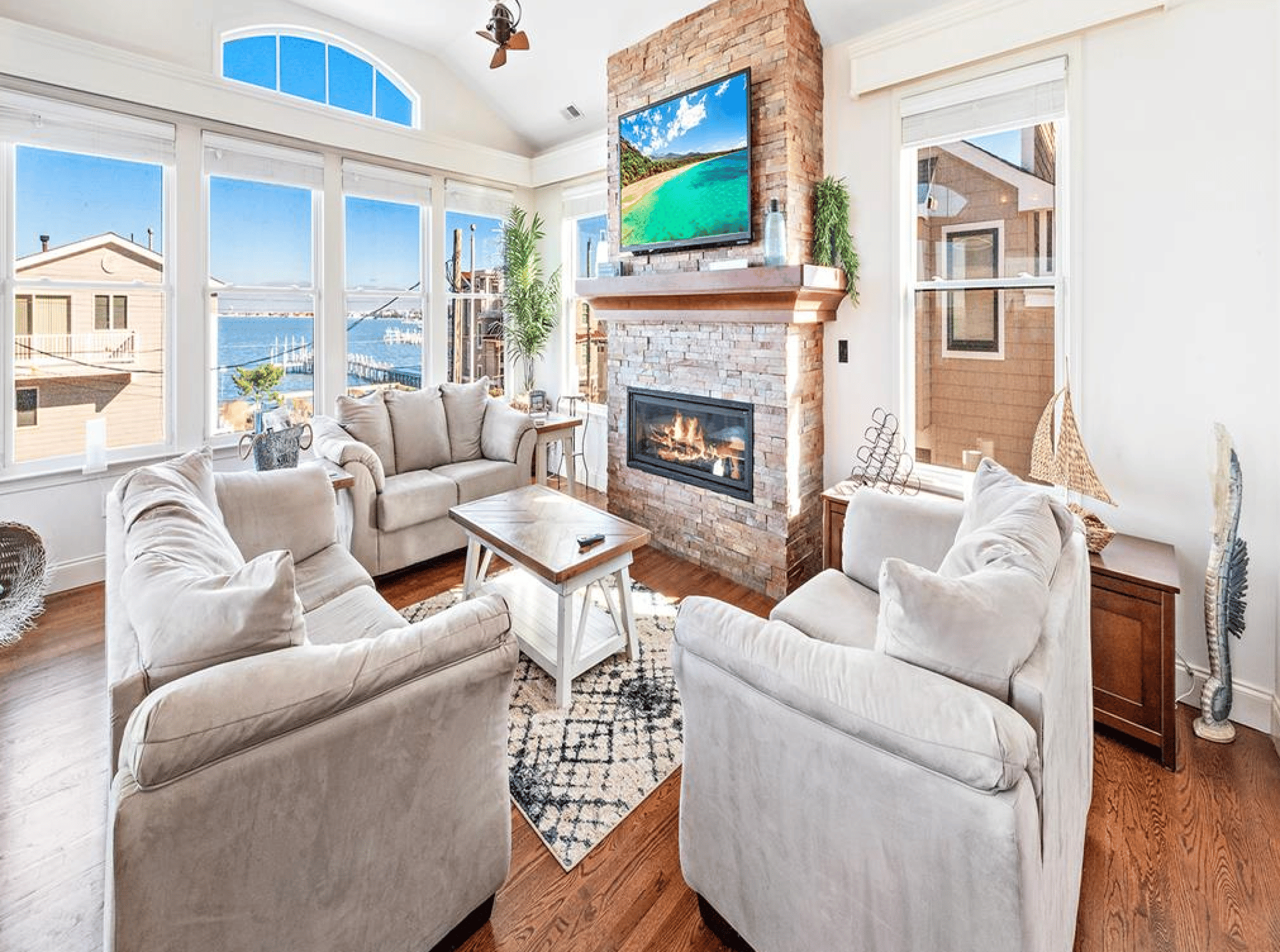 386 N 10th, Surf City