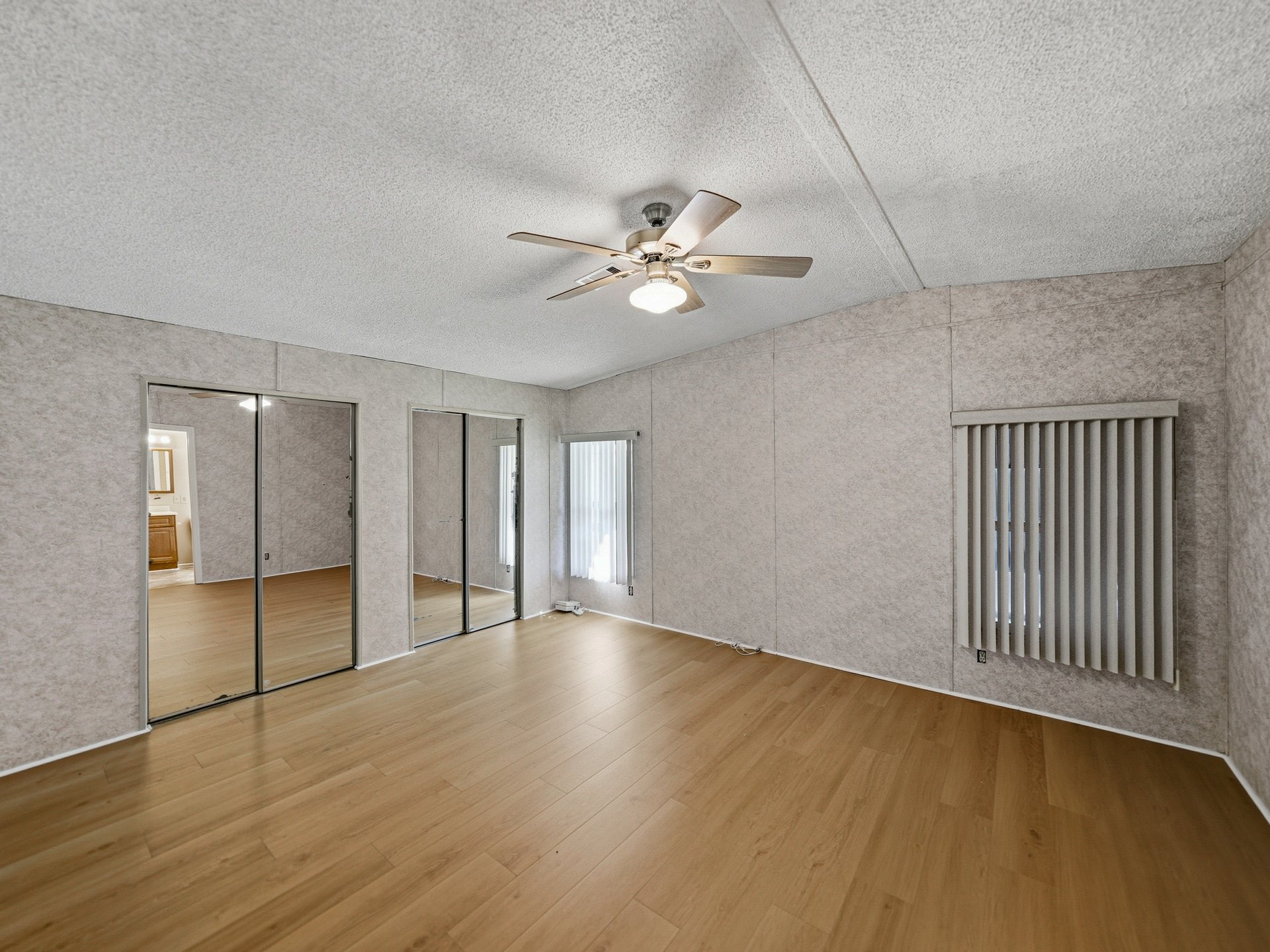 3822 DAMIAN DR