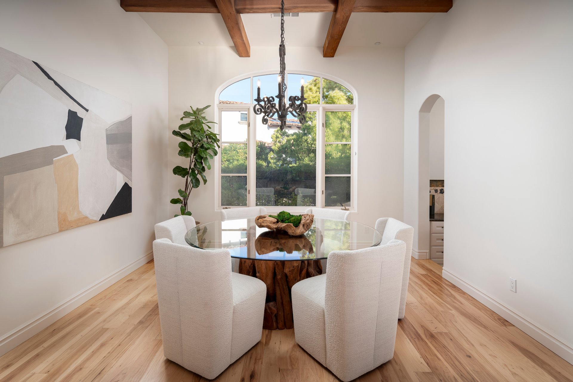 Luxury Living Redefined: Executive Rental in The Bridges