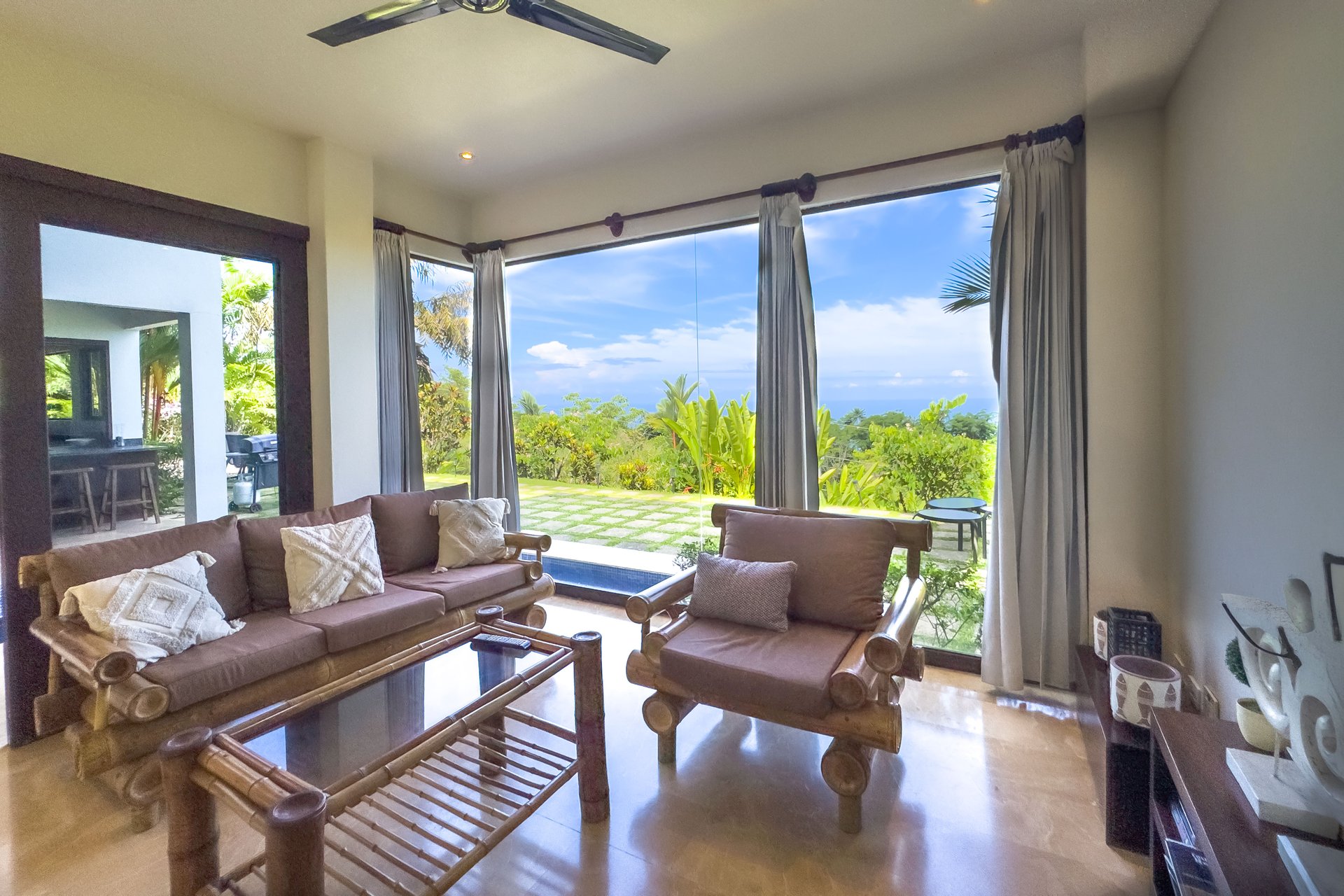 Stylish 4 bedroom home in the popular Dominicalito community, 7 minutes to the beach