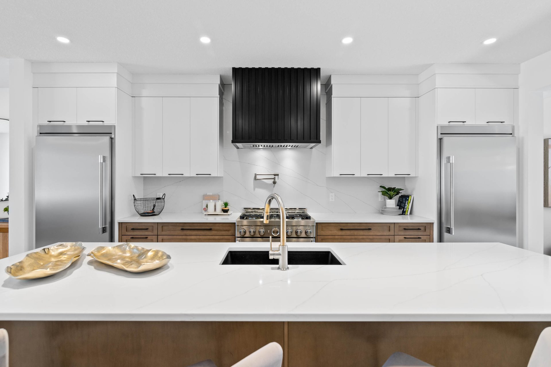 227 Calais Drive SW