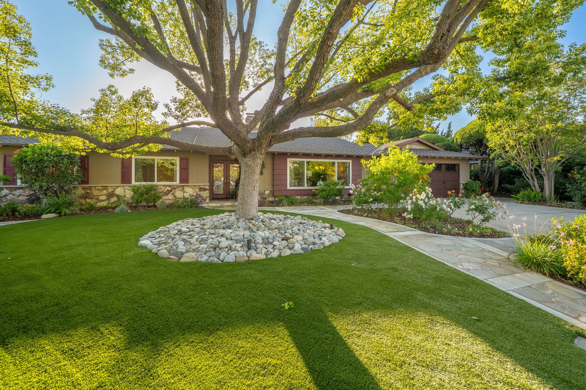 2309 Perry Court