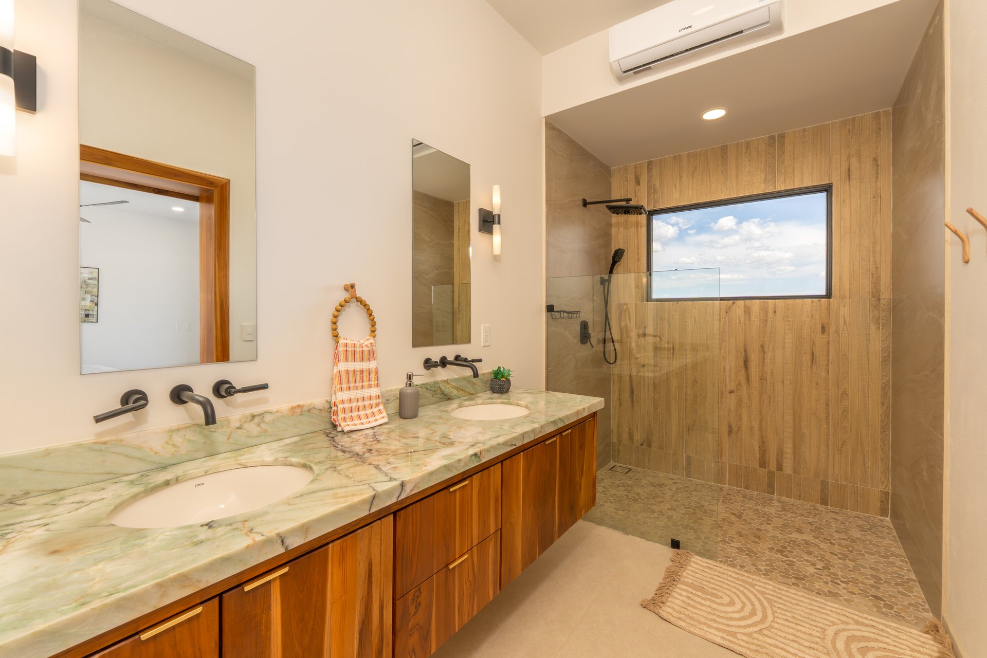 Casa Vista Escondida | 5 Bedroom Ocean View Estate with Seller Financing & Additional Lot in Playa Potrero Costa Rica