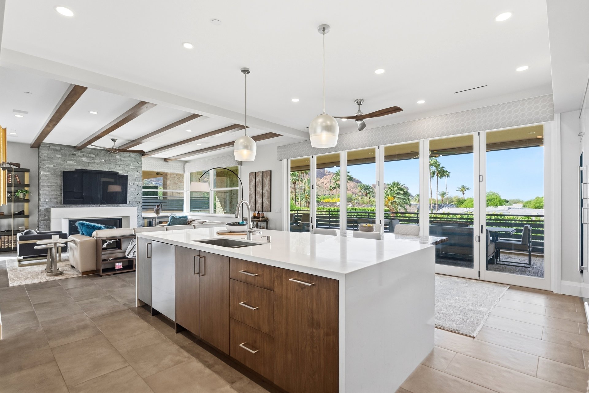 Las Brisas Drive
