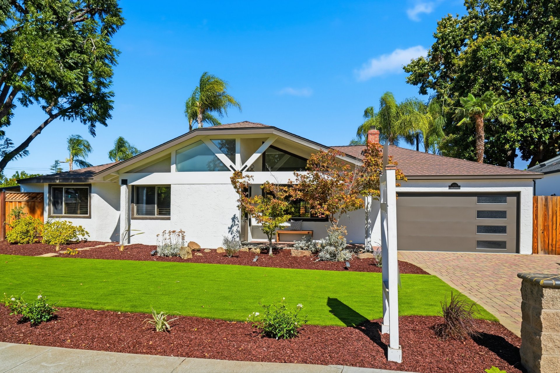 900 Eden AVE