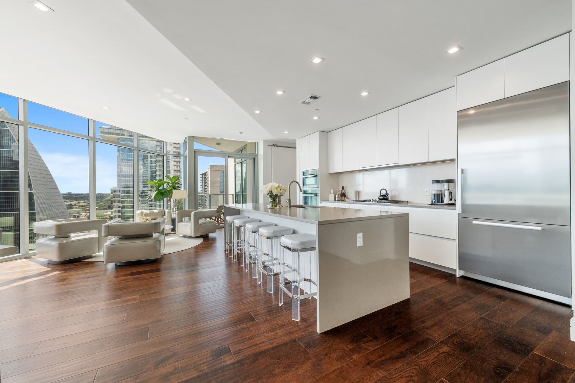 501 West Ave #2301