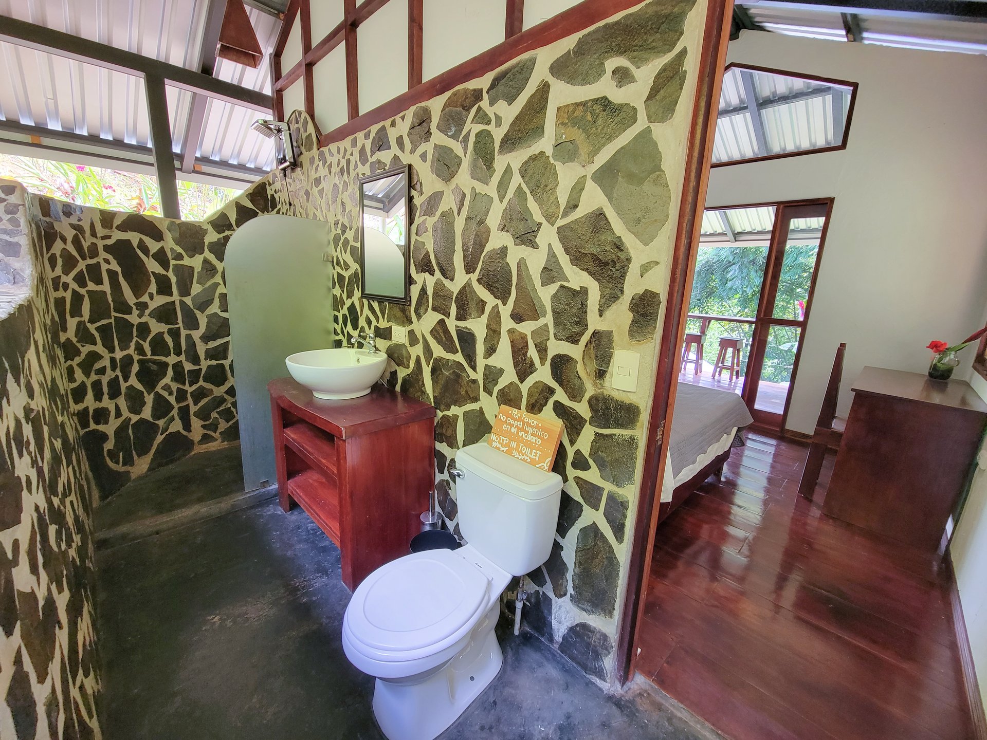 CASCADA ELYSIANA – ECO-RETREAT WITH HUGE WATERFALL