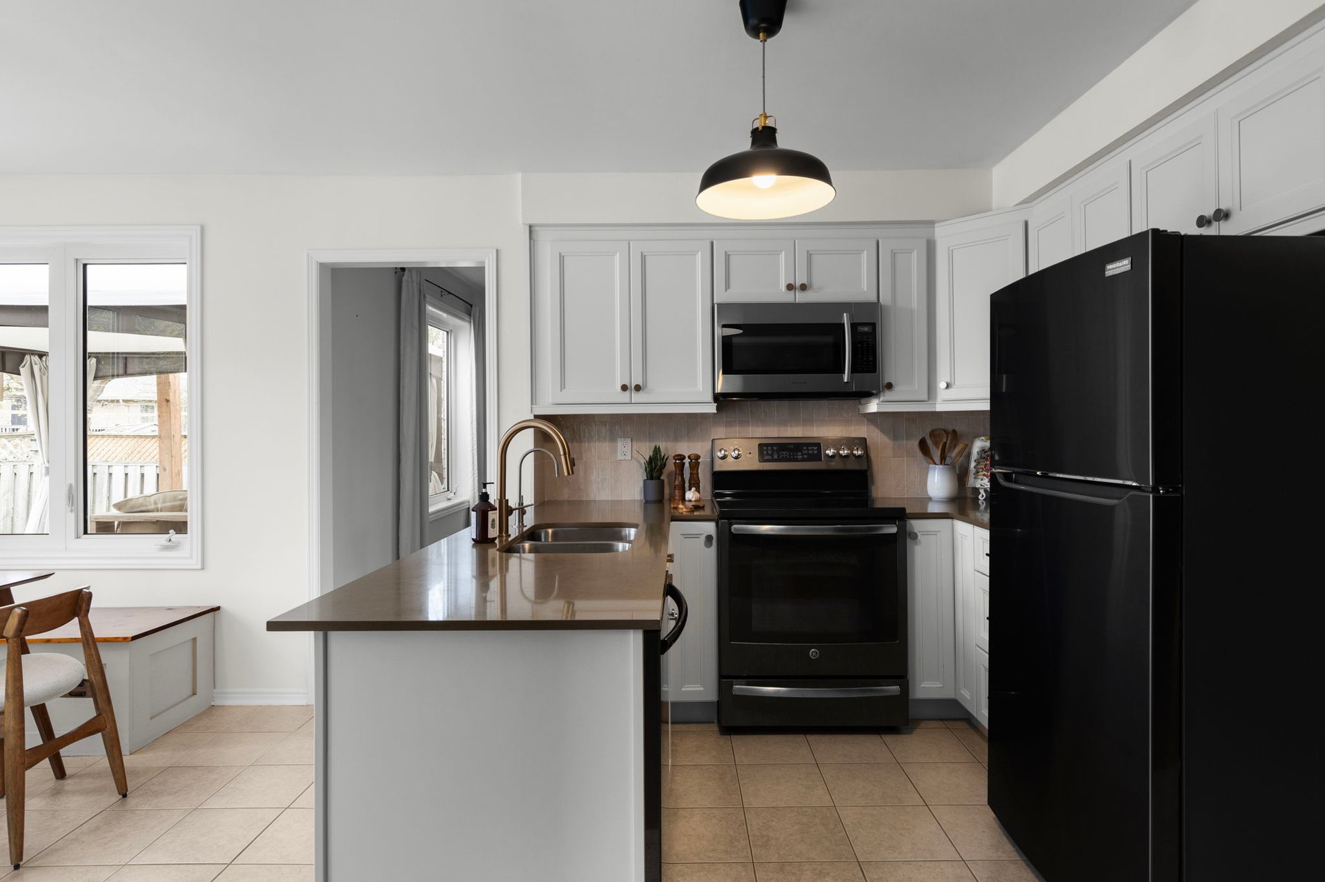 255 Hickling Trail, Barrie