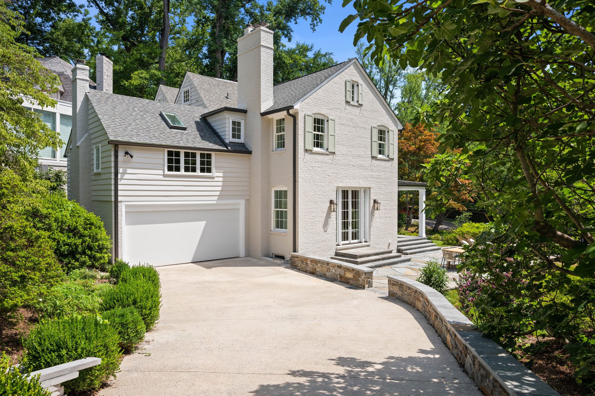 2900 Glover Dr, NW