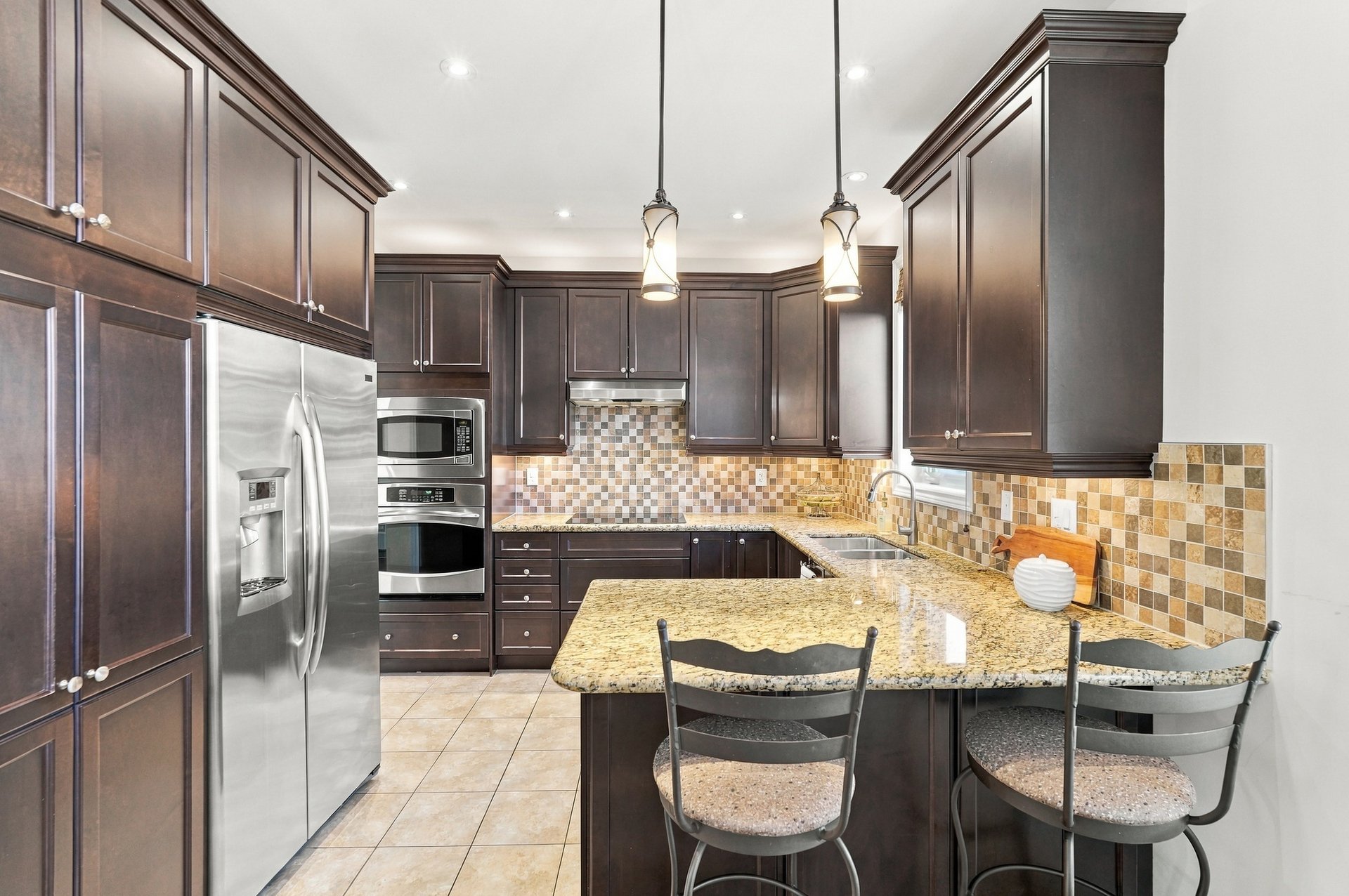 Family Living in the Heart of Lakeshore Woods