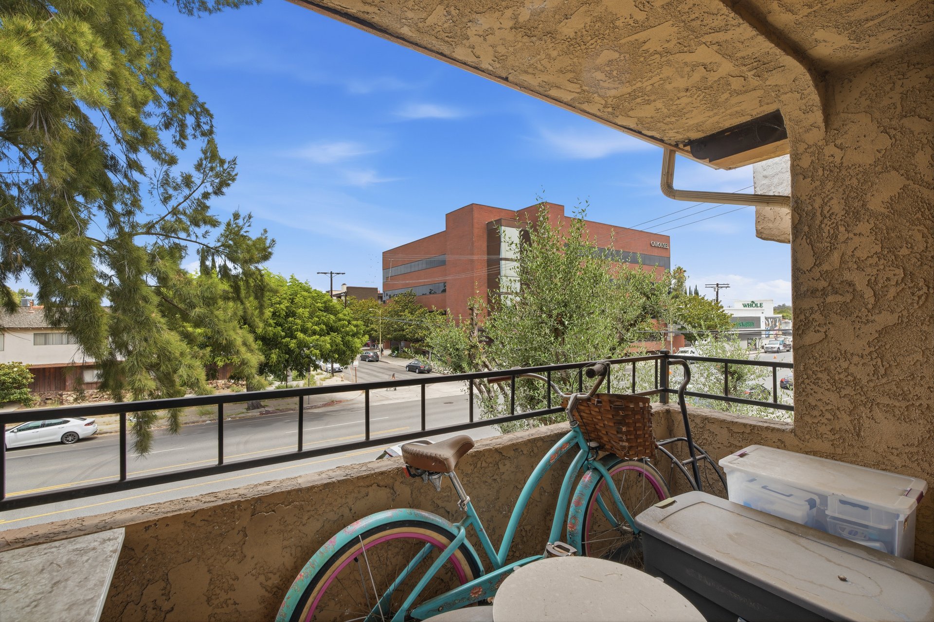 12940 Riverside Dr #201, Sherman Oaks