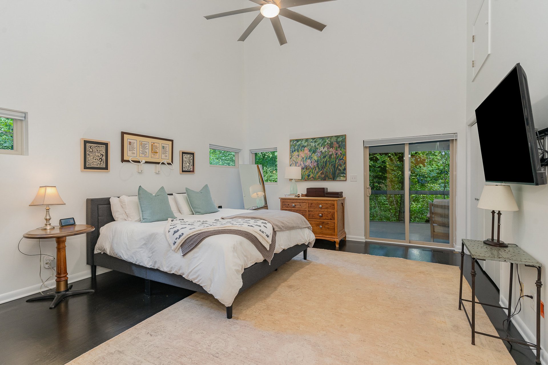 Modern, 4 Bedroom House near UNC