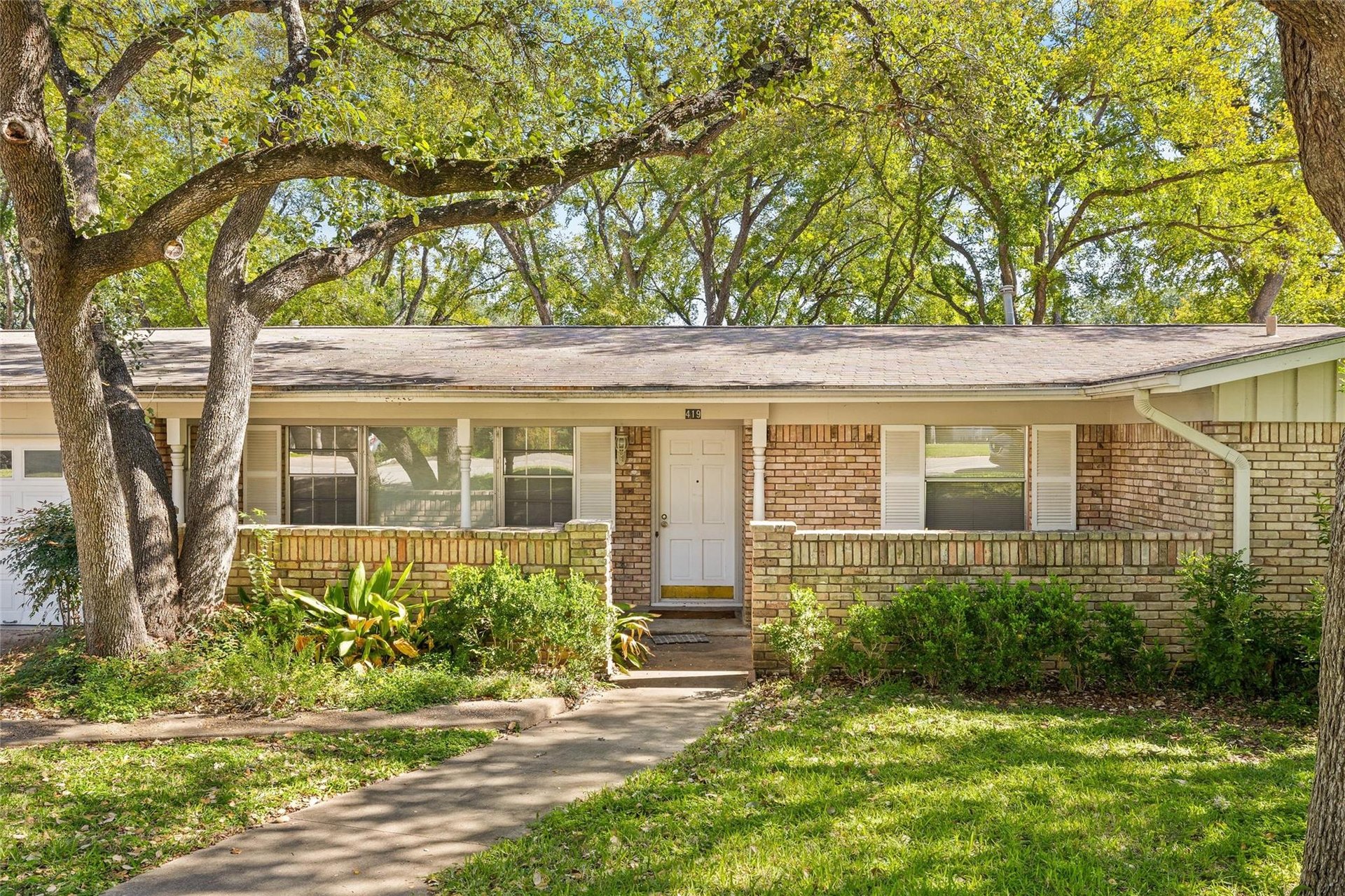 419 Ridgewood Rd