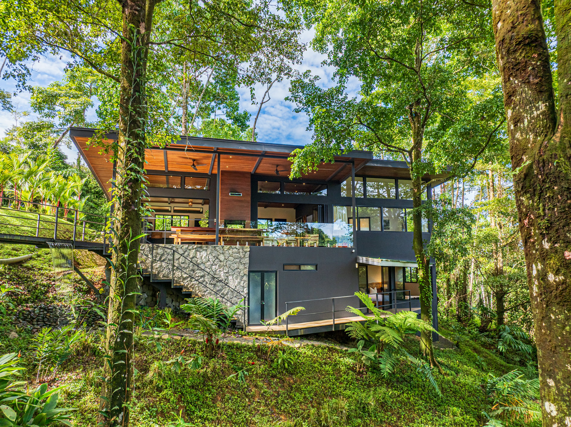 La Sombra Villas, Where Nature Meets Comfort in Tinamates!