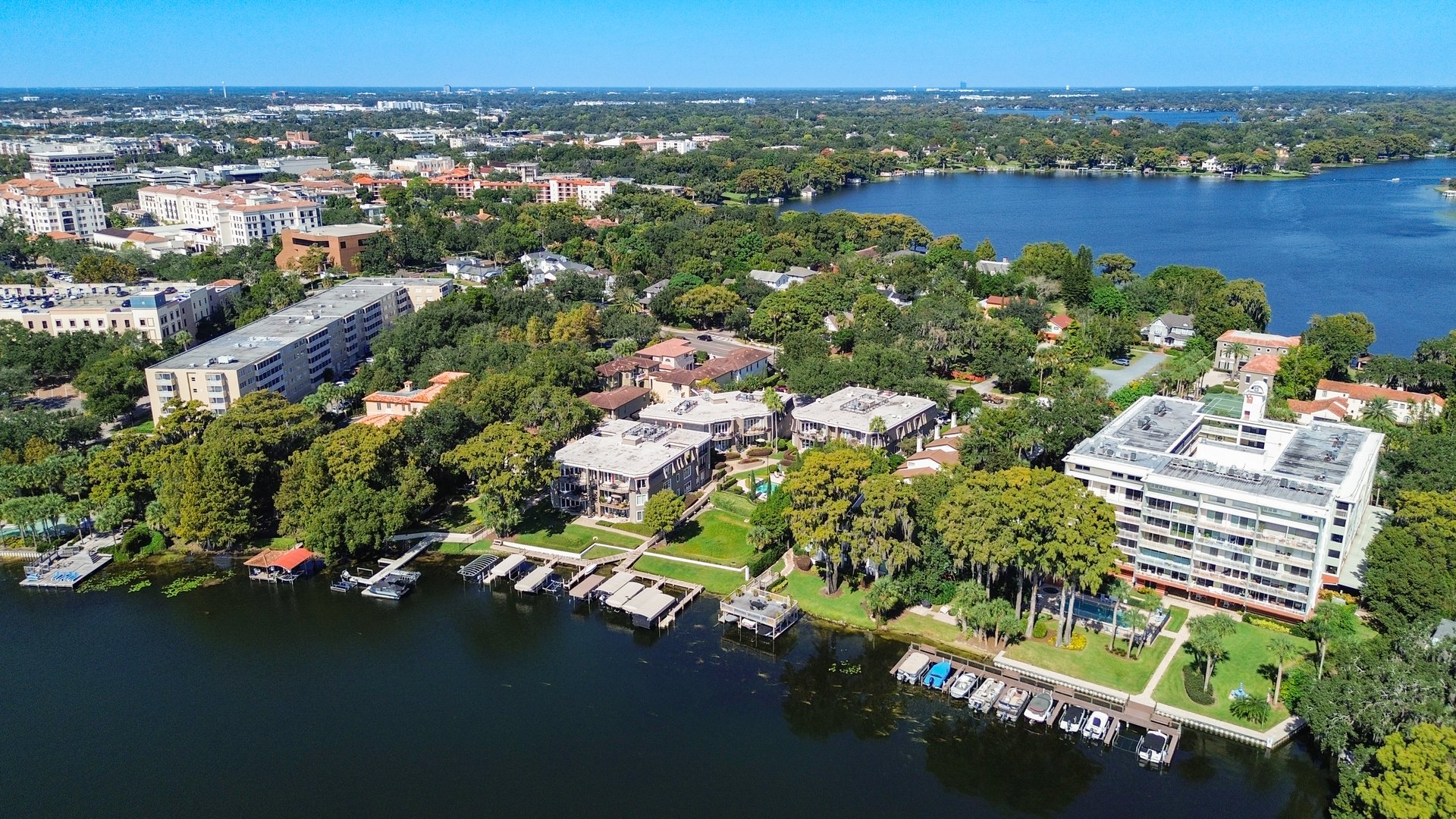 Spacious Winter Park Lakefront Condo in Perle du Lac