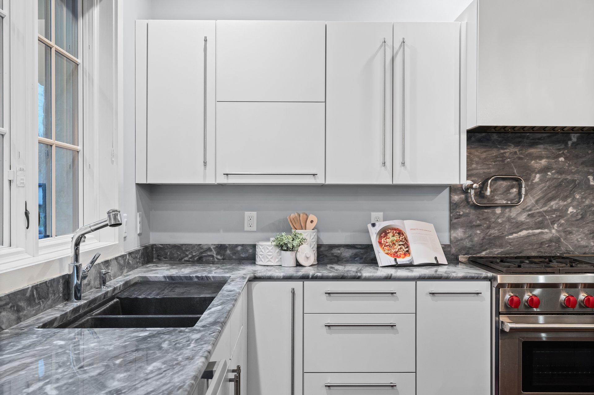 2687 Avenue Du Vlg