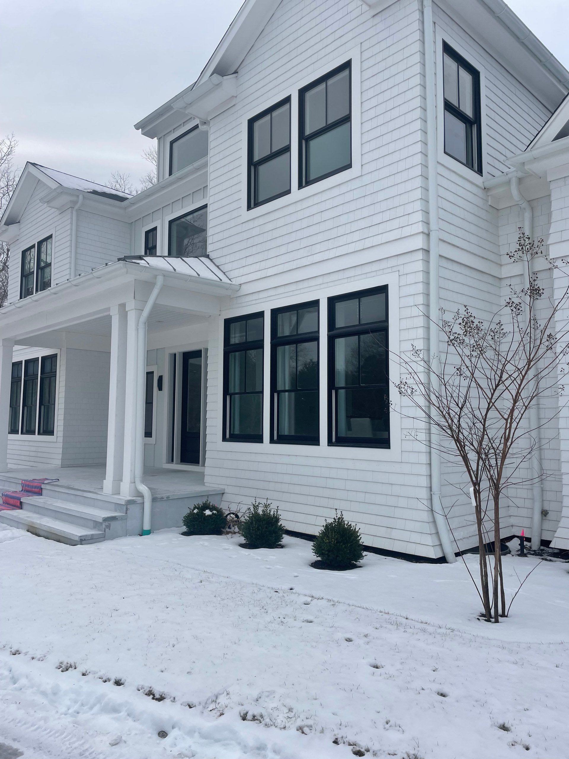 8 Red Creek Cir, Hampton Bays, NY