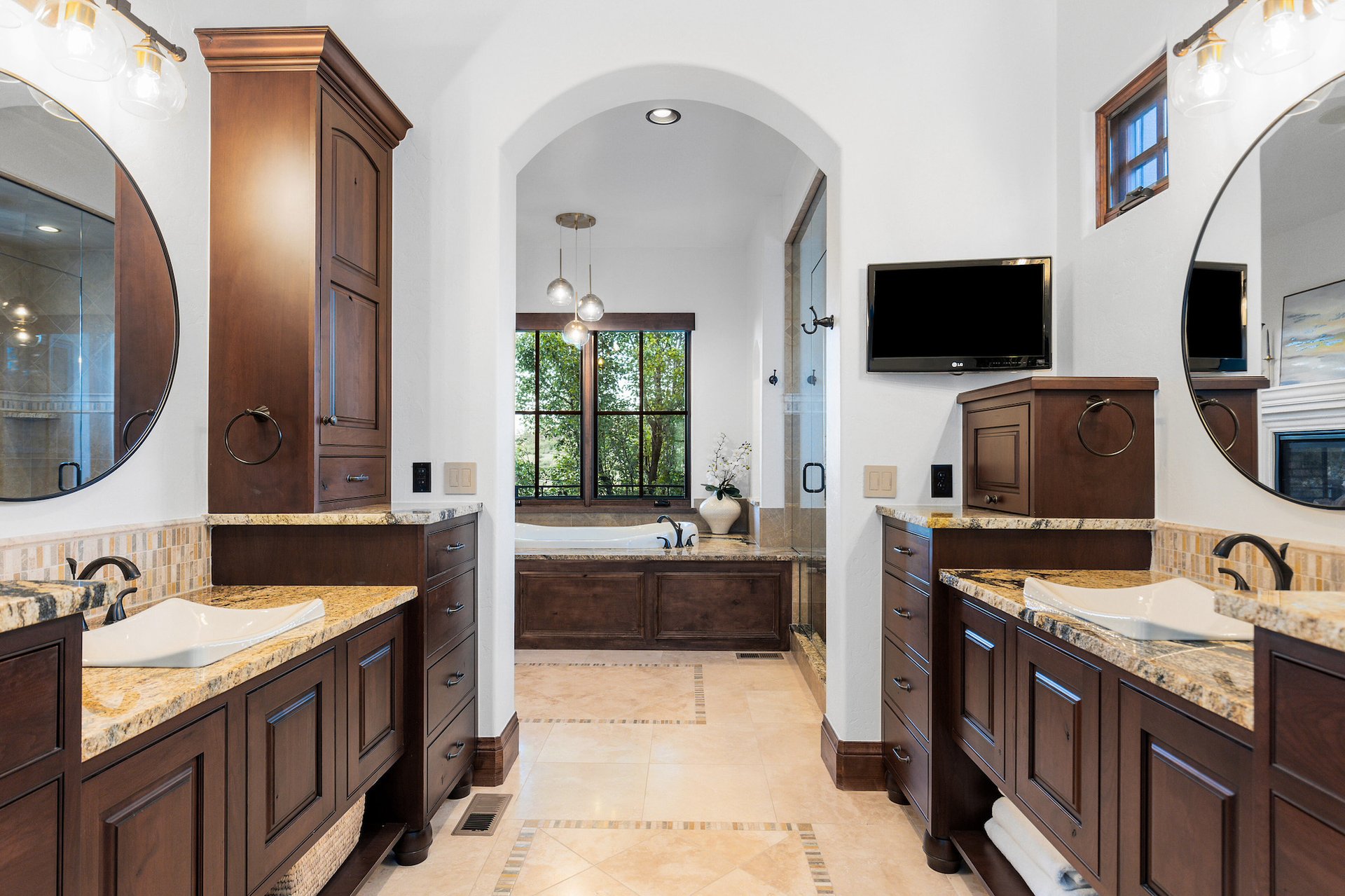 7208 Raphael Lane