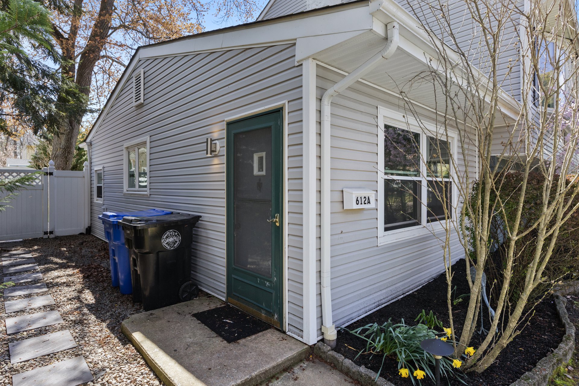 612 Stratford Ave