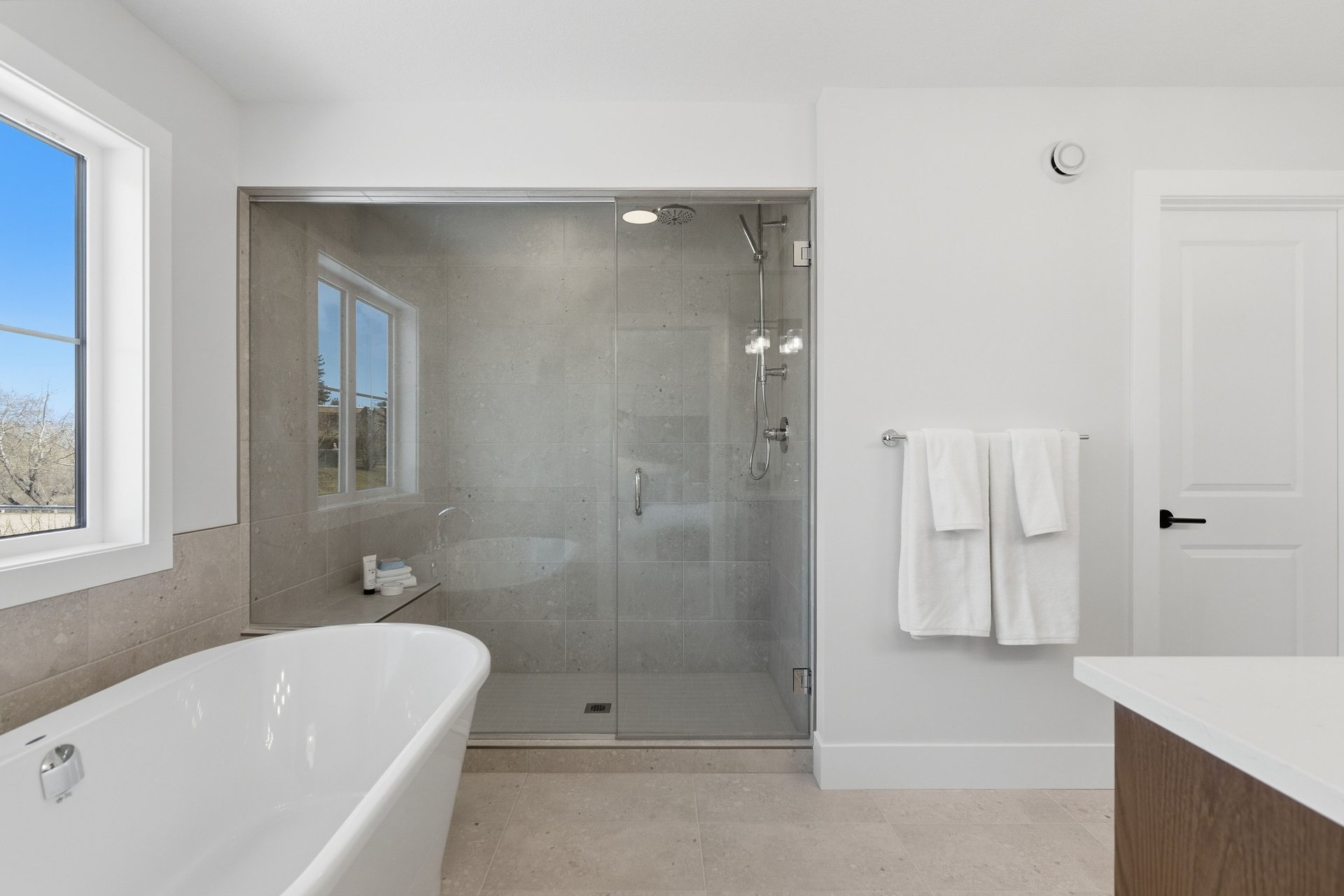 378 Bessborough Drive SW