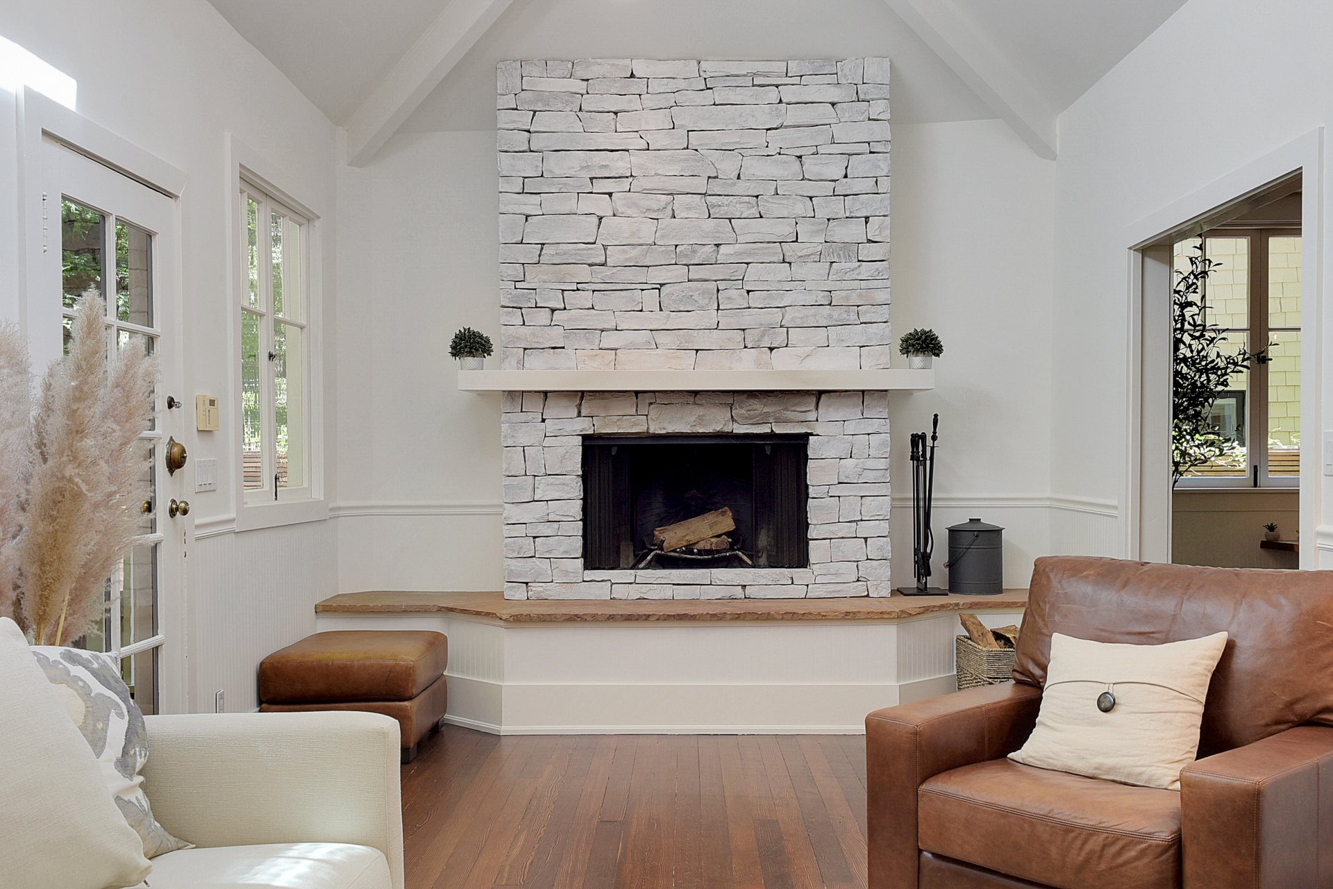 207 Madrone Ave