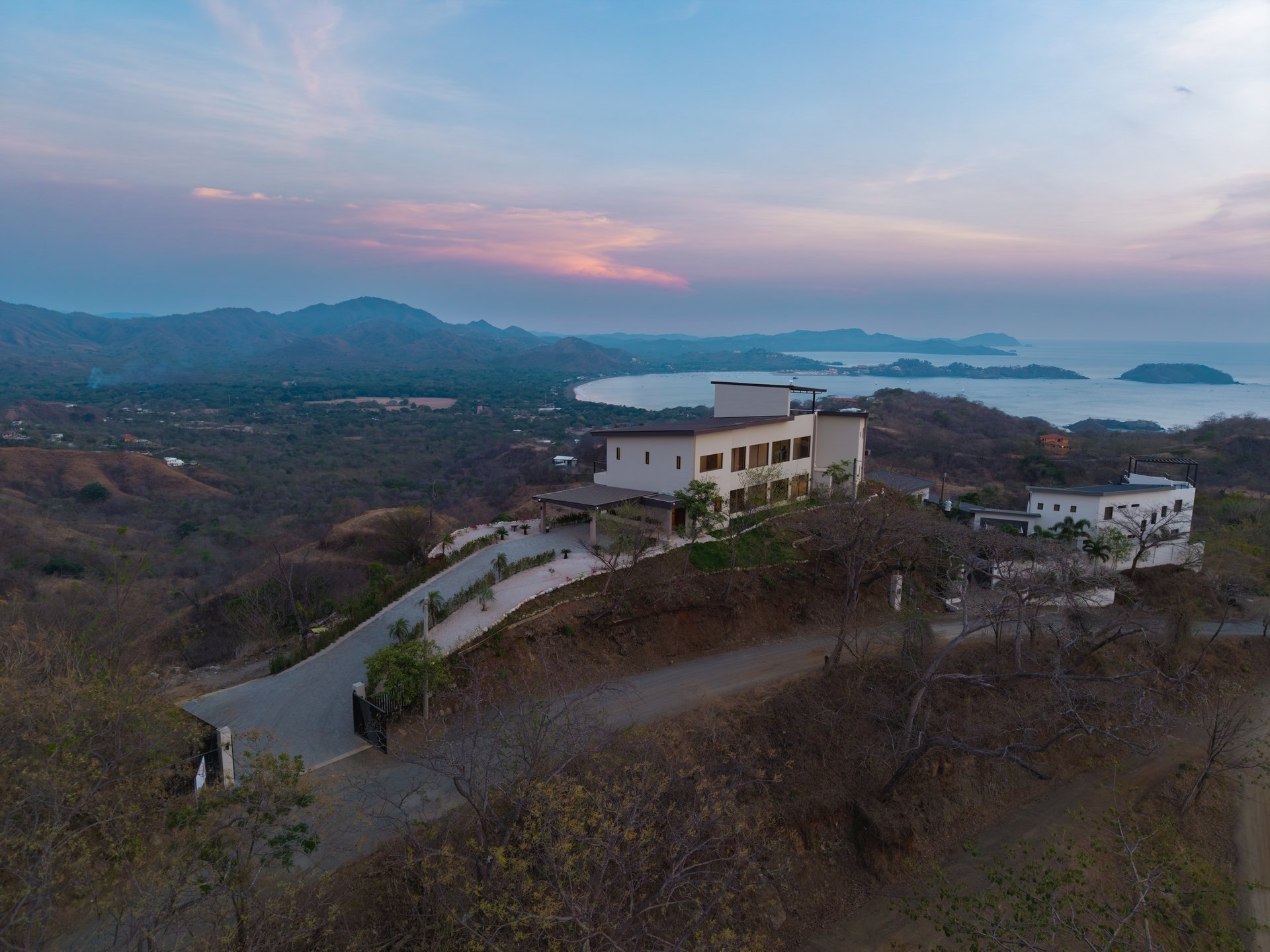 Casa Vista Escondida | 5 Bedroom Ocean View Estate with Seller Financing & Additional Lot in Playa Potrero Costa Rica