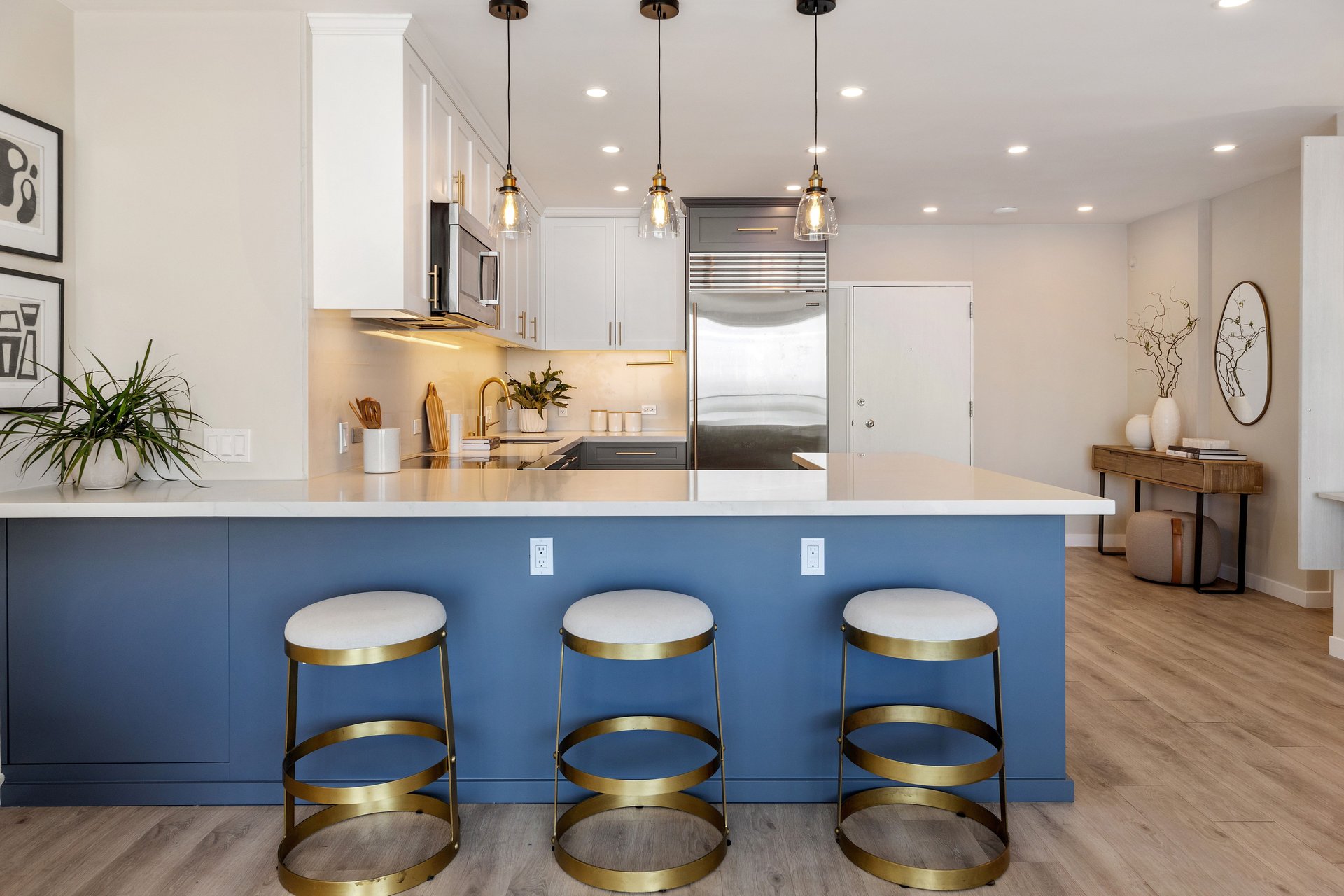 Updated Russian Hill View Residence