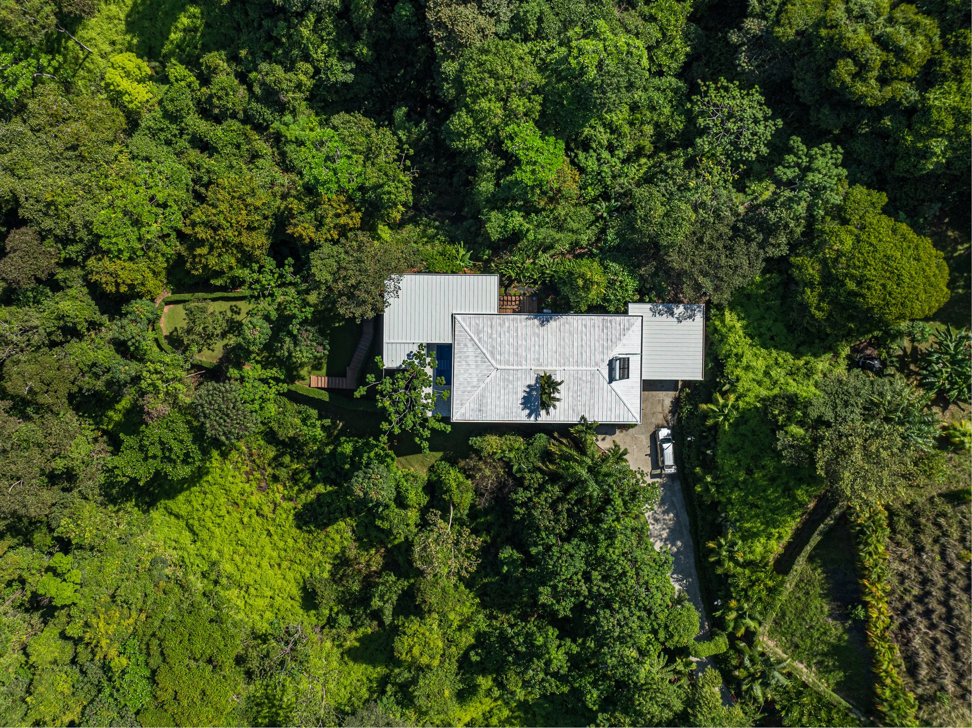 Stunning Ocean and Mountain Views, Casa Tres Galgos in Ojochal on Calle Perezoso