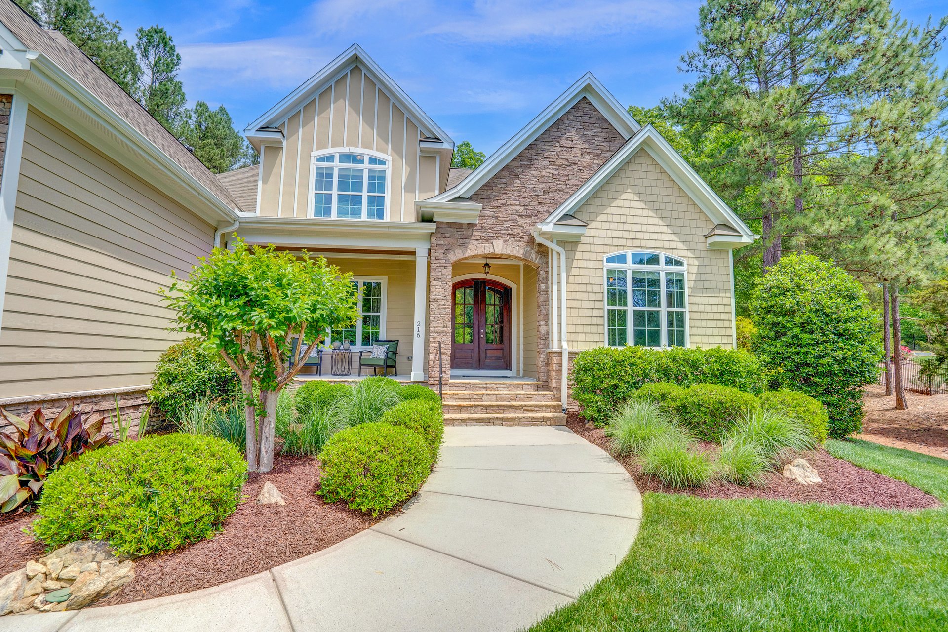 216 Colonial Ridge Drive