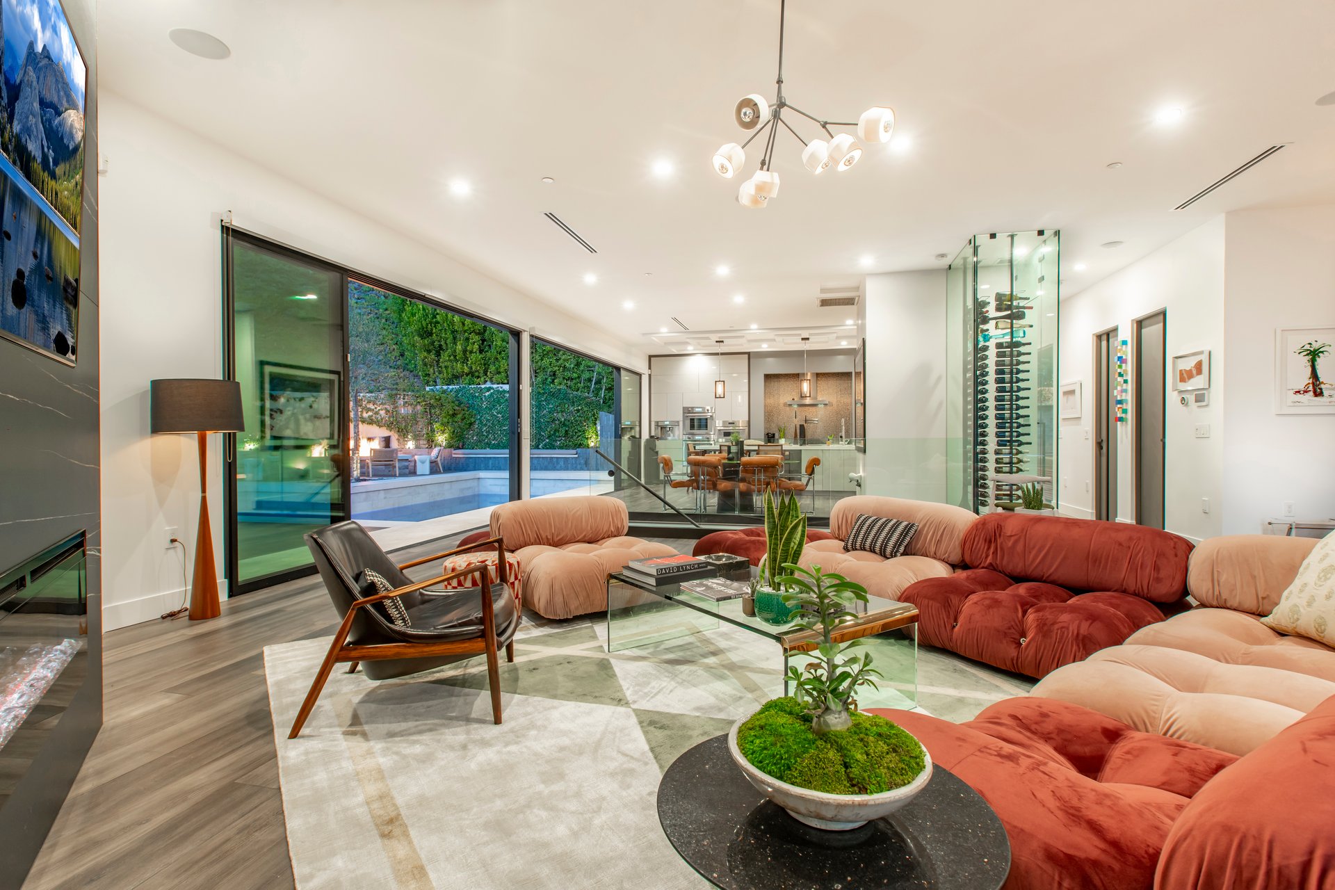 8145 Willow Glen Rd