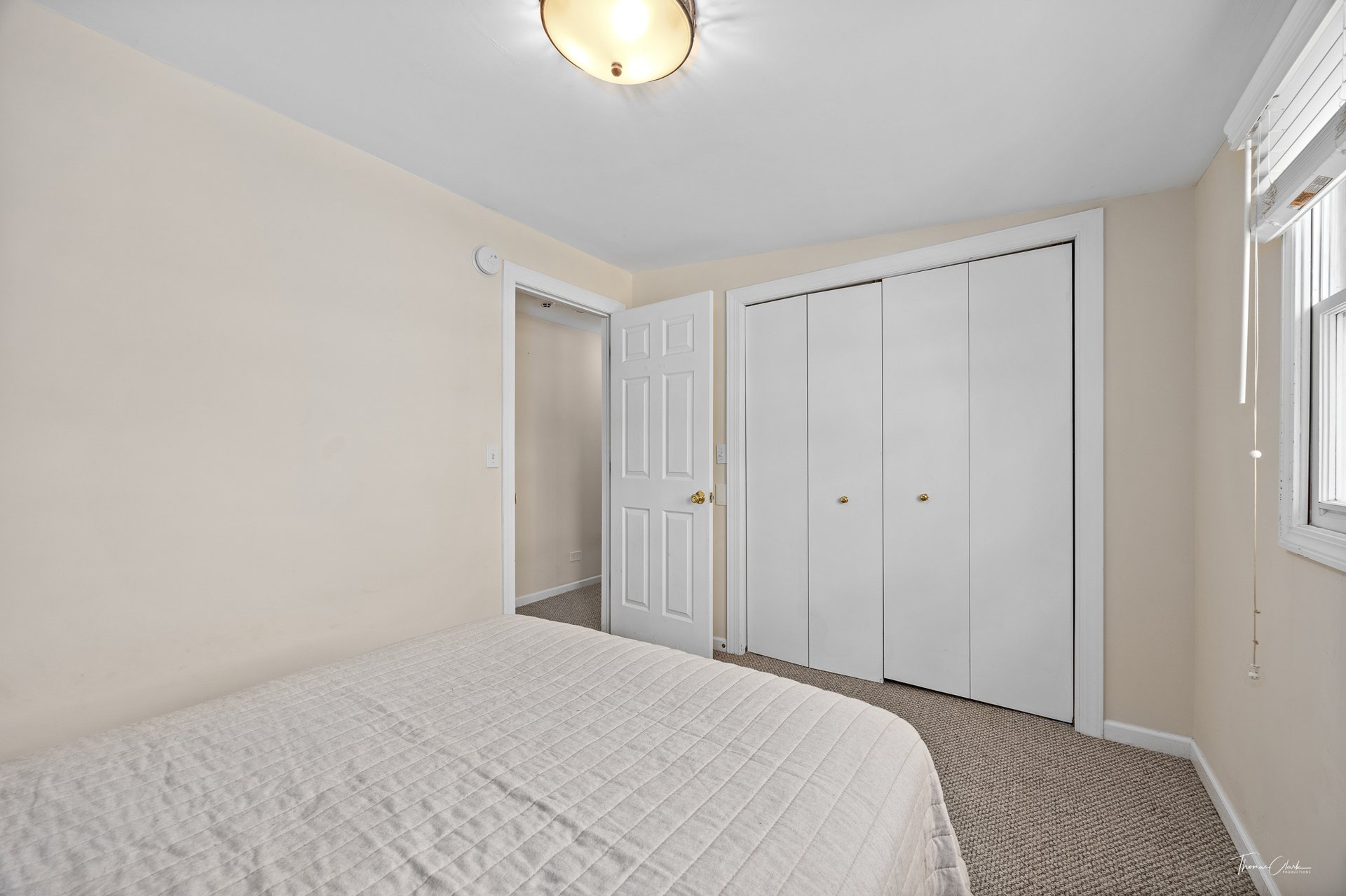 4046 Fairview Ave, Downers Grove