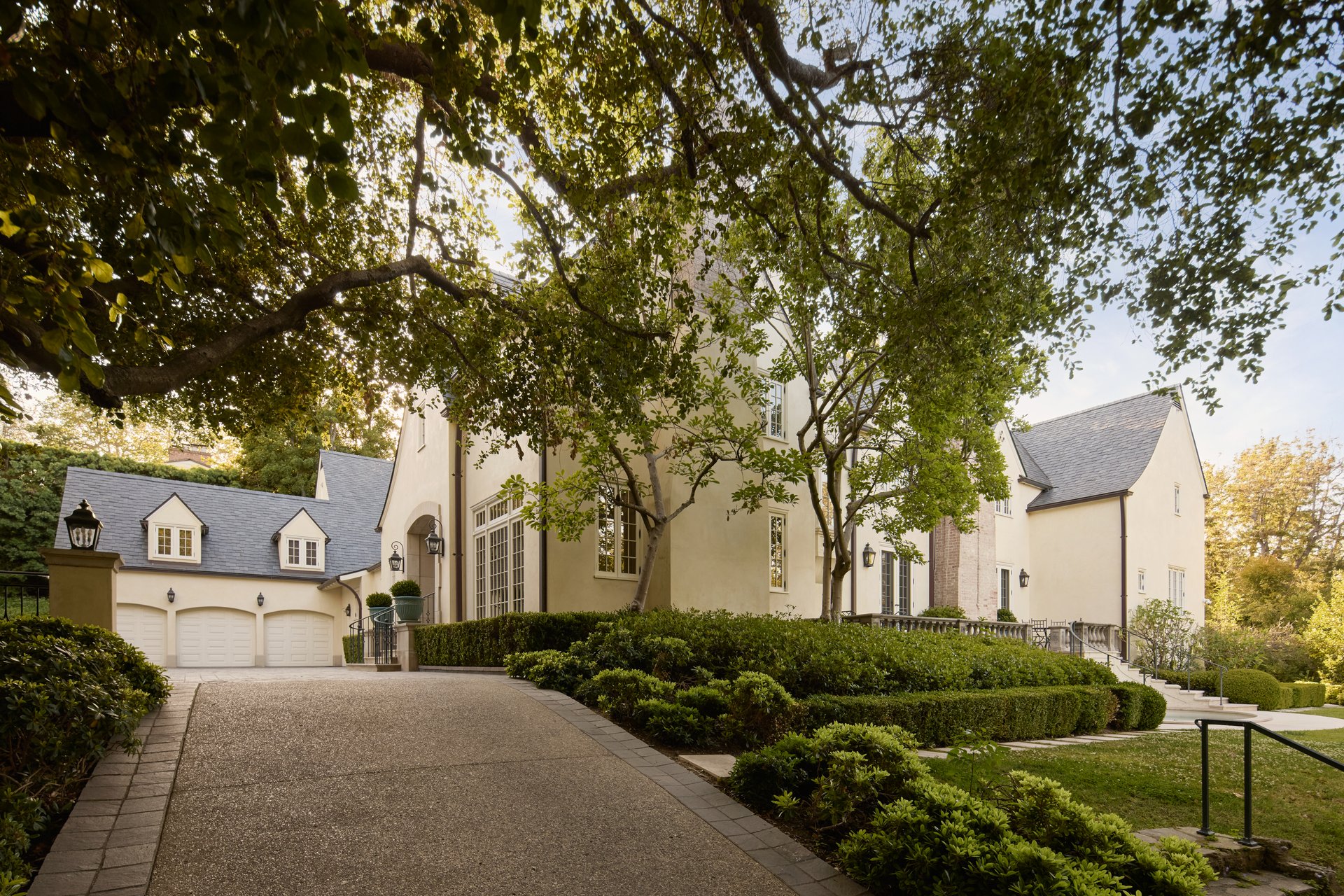 10301 Strathmore Dr, Holmby Hills