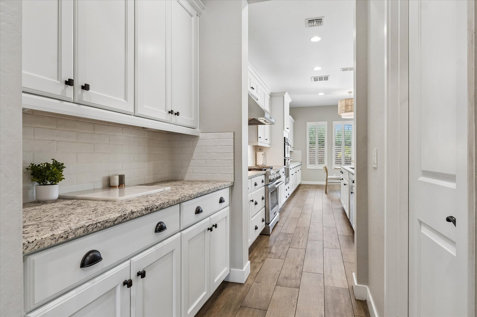 2905 E LOS GATOS DR, Phoenix, AZ 85050
