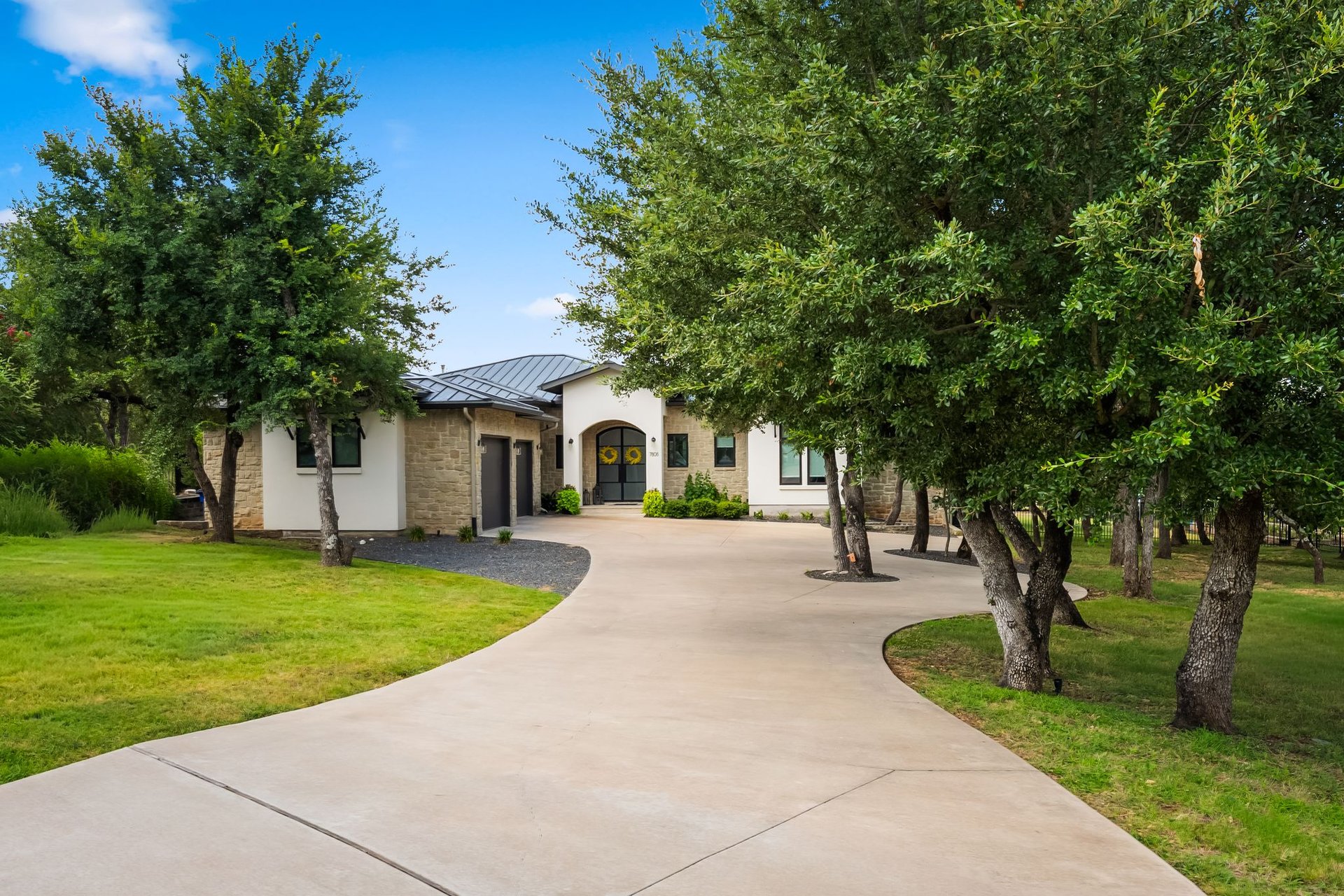 7808 Regolizia Cove