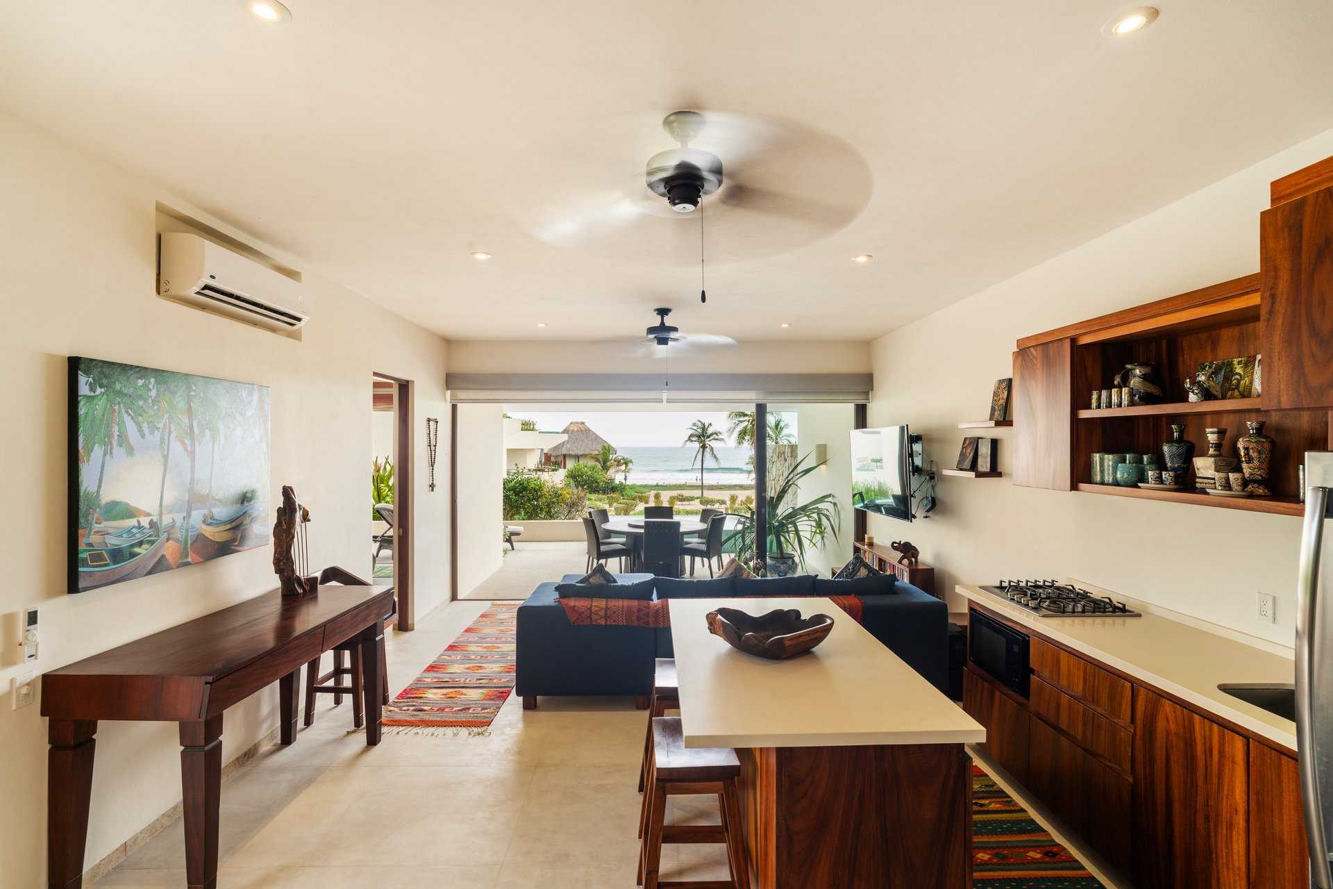 Marea Beachfront Villa H46