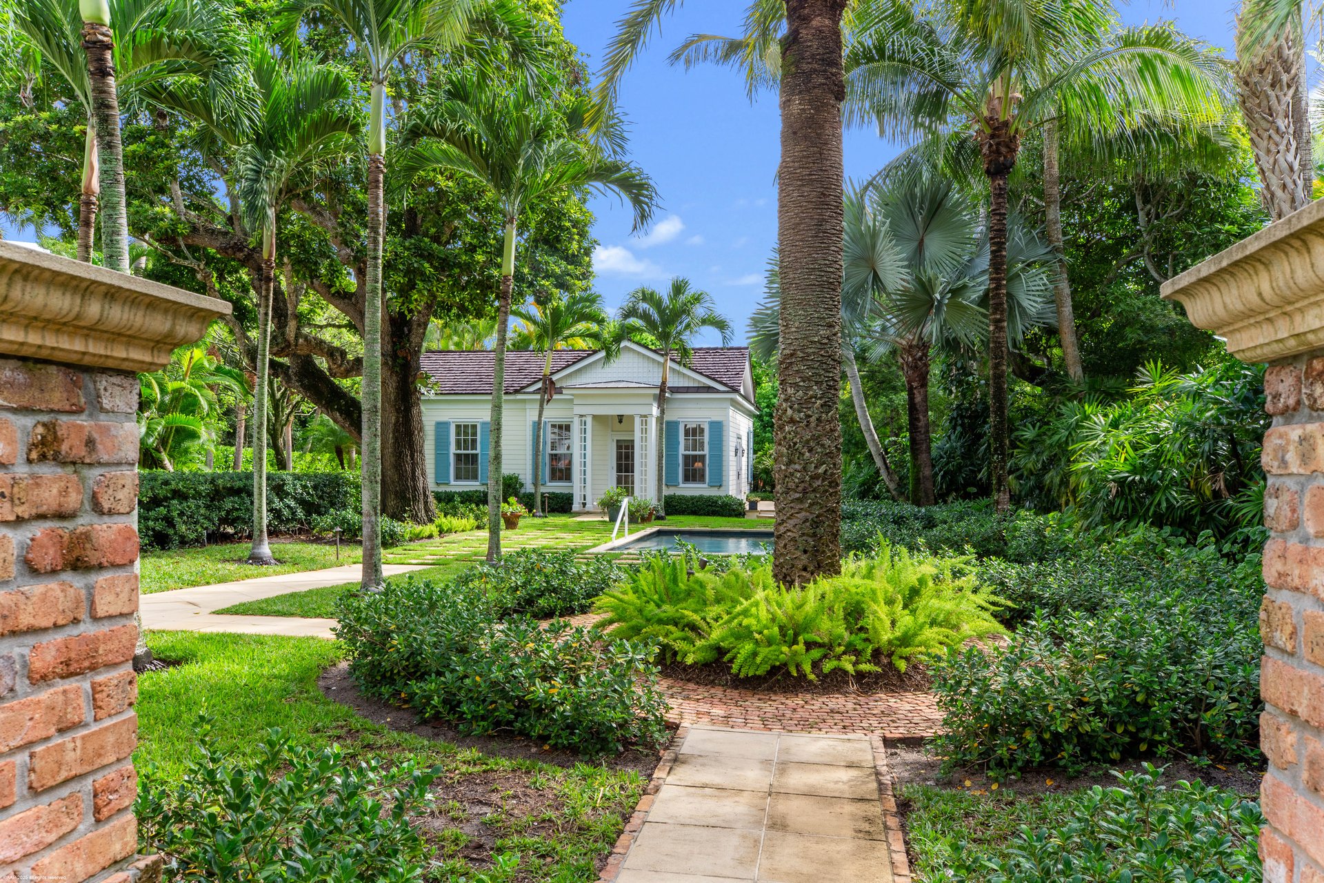 116 Gomez Rd