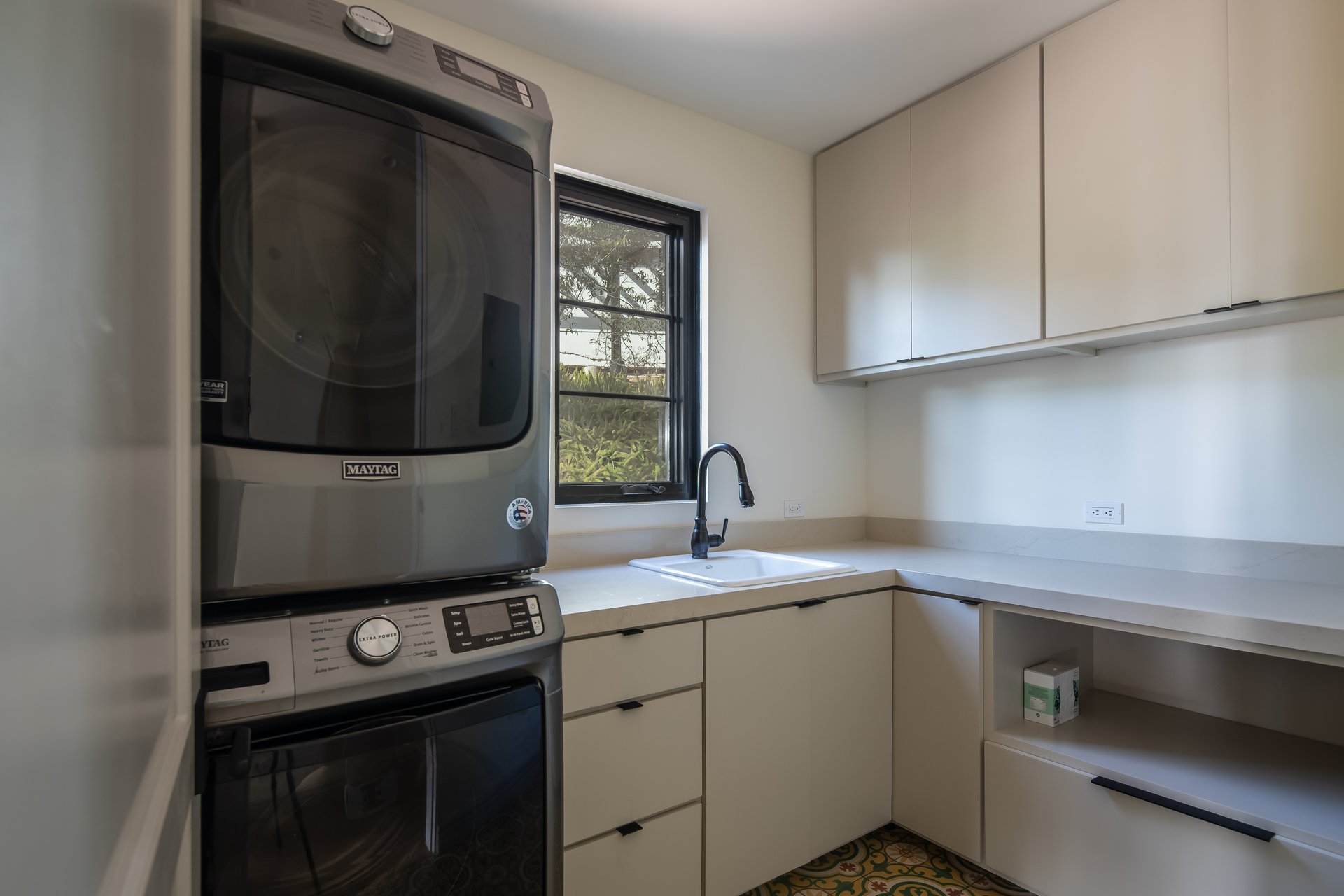 8425 W Sunset Blvd, West Hollywood