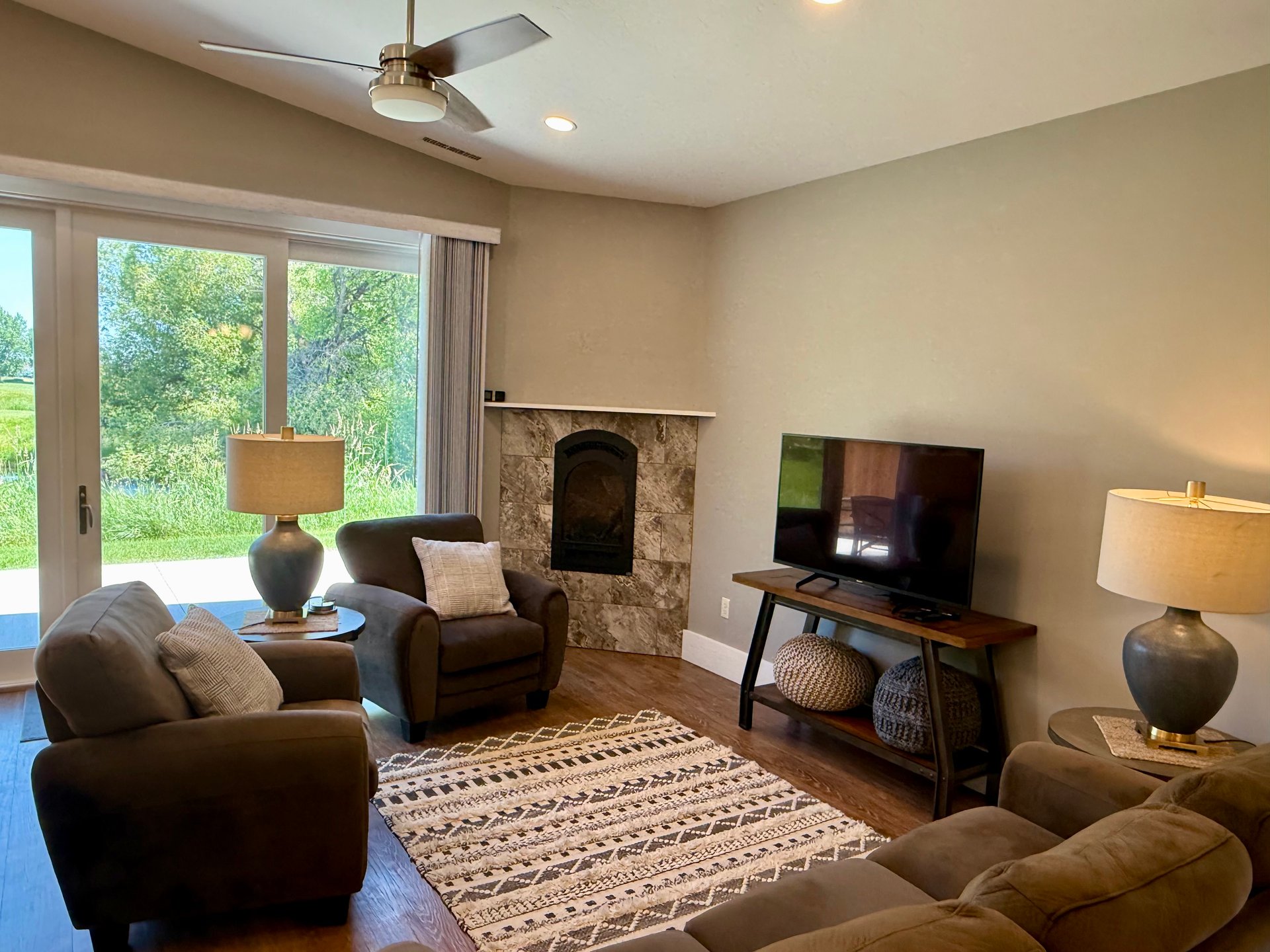 11 Creekside Lane