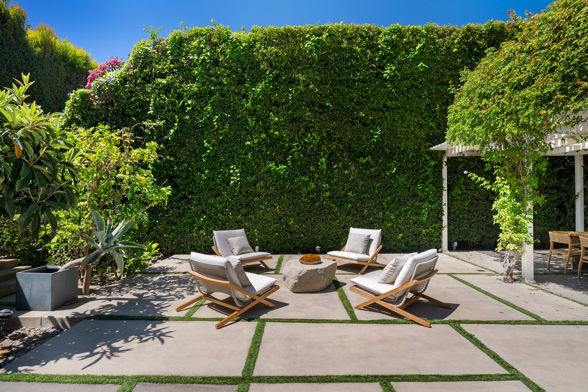 521 Loring Ave, Holmby Hills