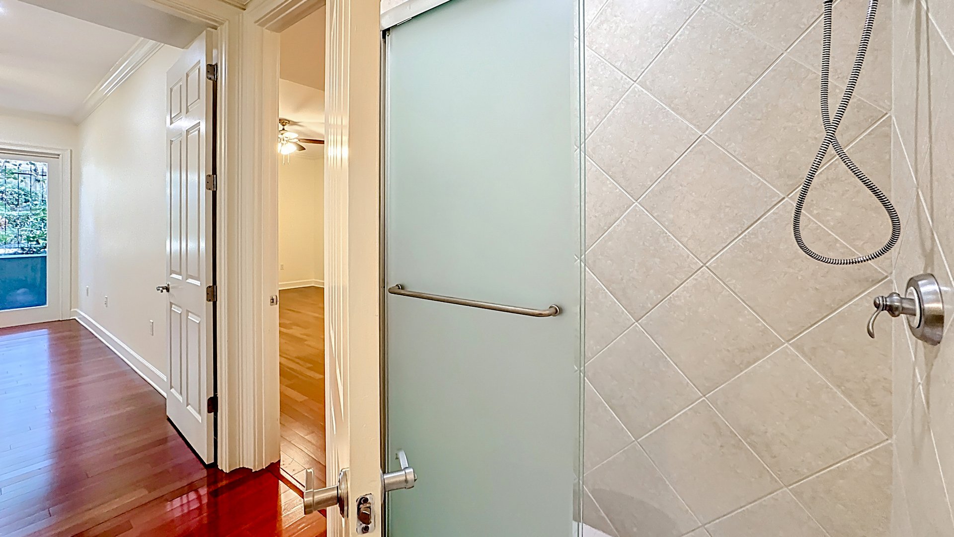 Spacious Winter Park Lakefront Condo in Perle du Lac